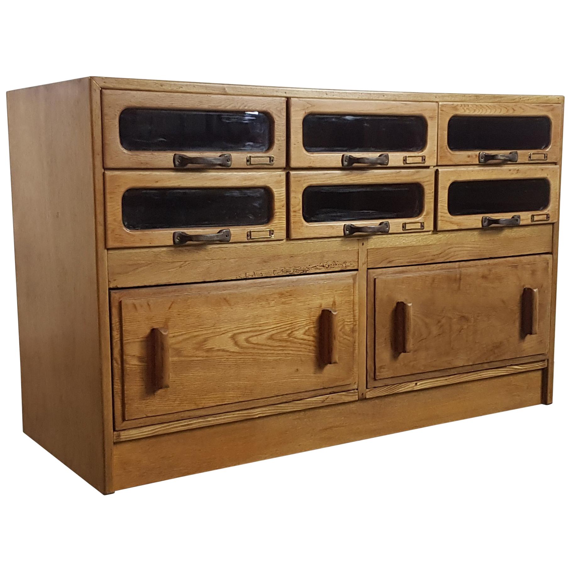 Vintage Oak Early 20th Century 8 Drawer Haberdashery Cabinet      For Sale