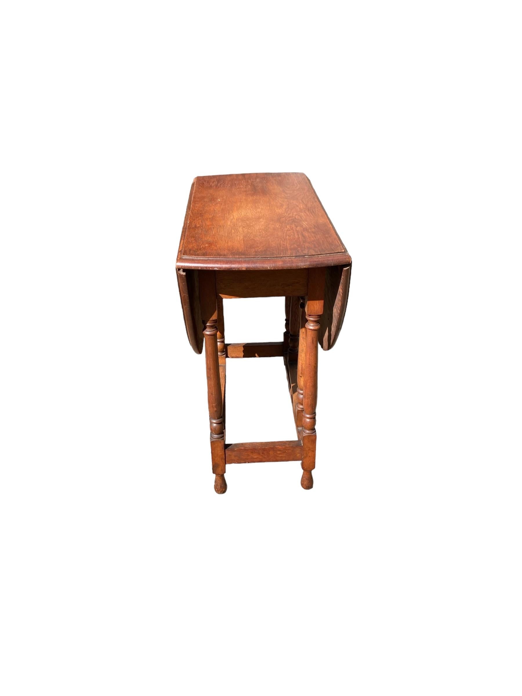 British Vintage Oak Gate Leg, drop leaf table For Sale