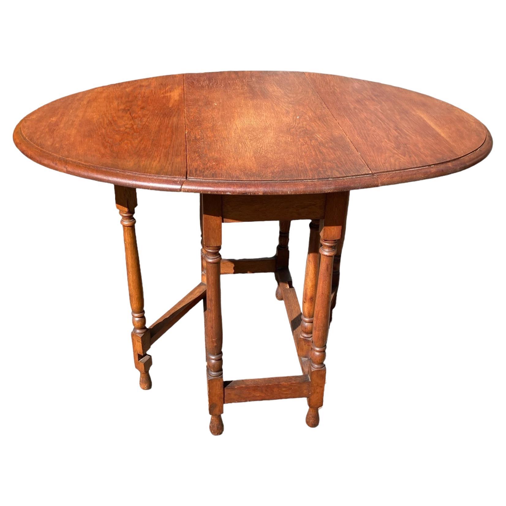 Vintage Oak Gate Leg, drop leaf table For Sale