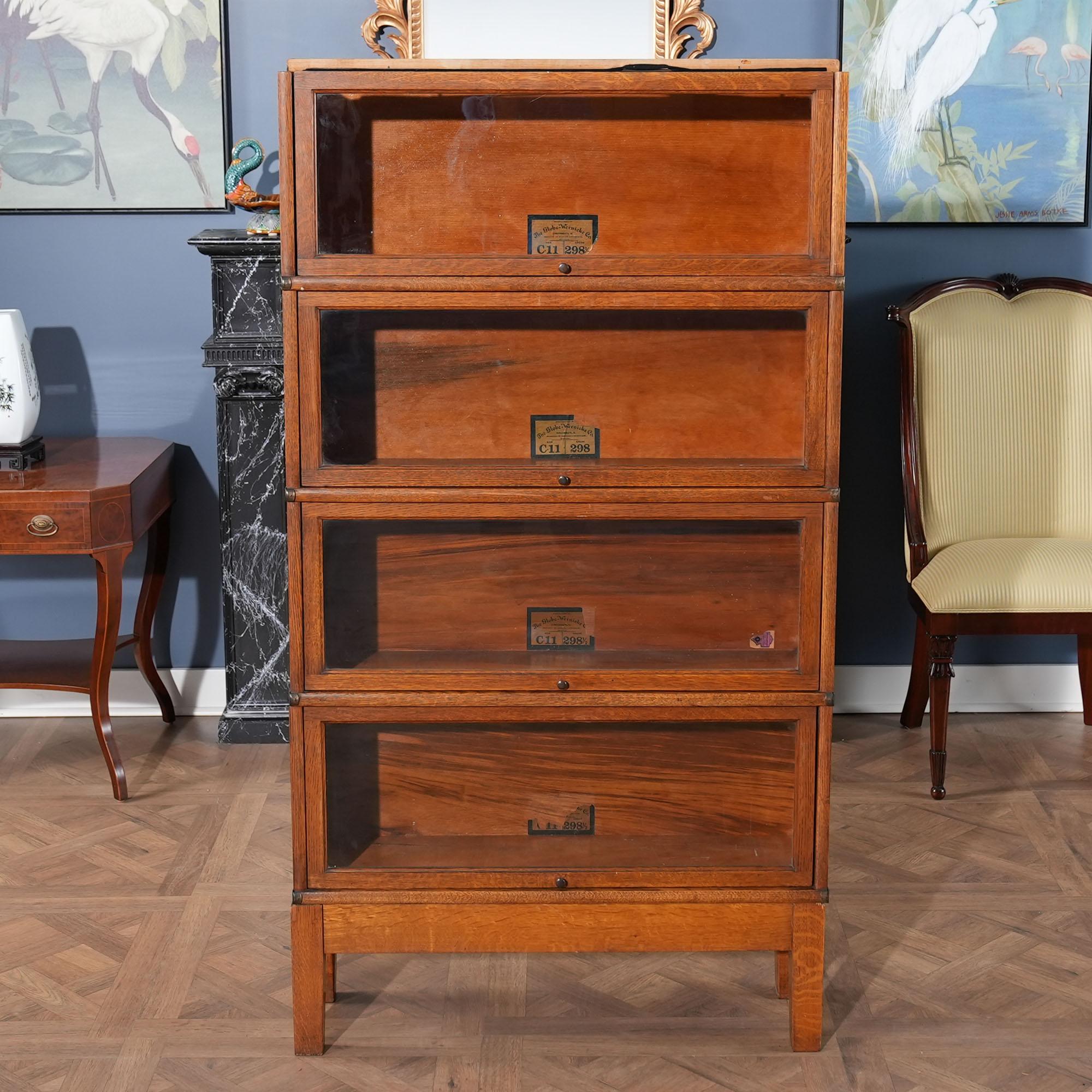 Vintage Oak Globe Wernicke Bookcase In Good Condition For Sale In Annville, PA