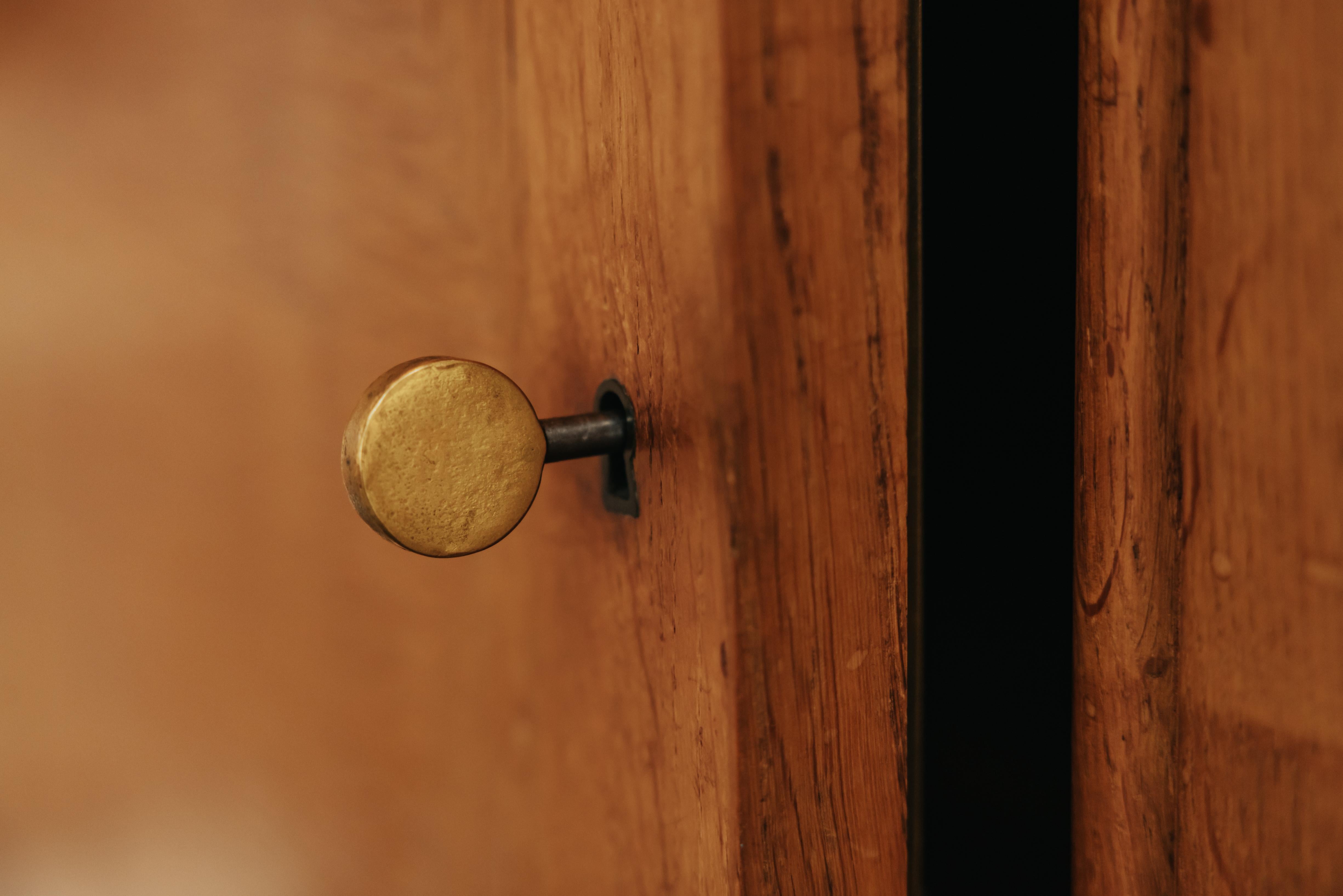 Vintage Oak Guillerme Et Chambron Cabinet From France, Circa 1960 For Sale 1