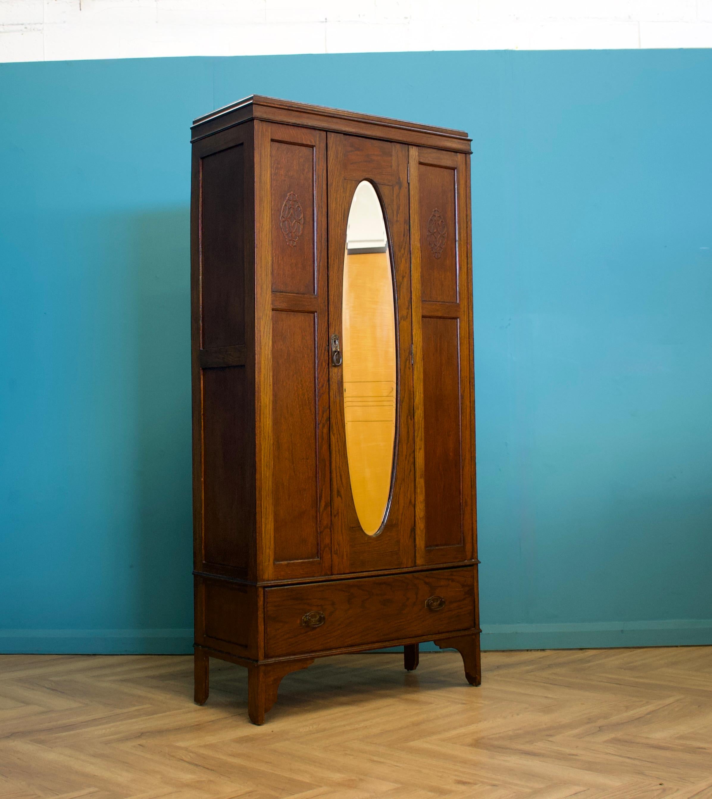 Art Deco Vintage Oak Hall Robe Cupboard or Wardrobe, 1910s