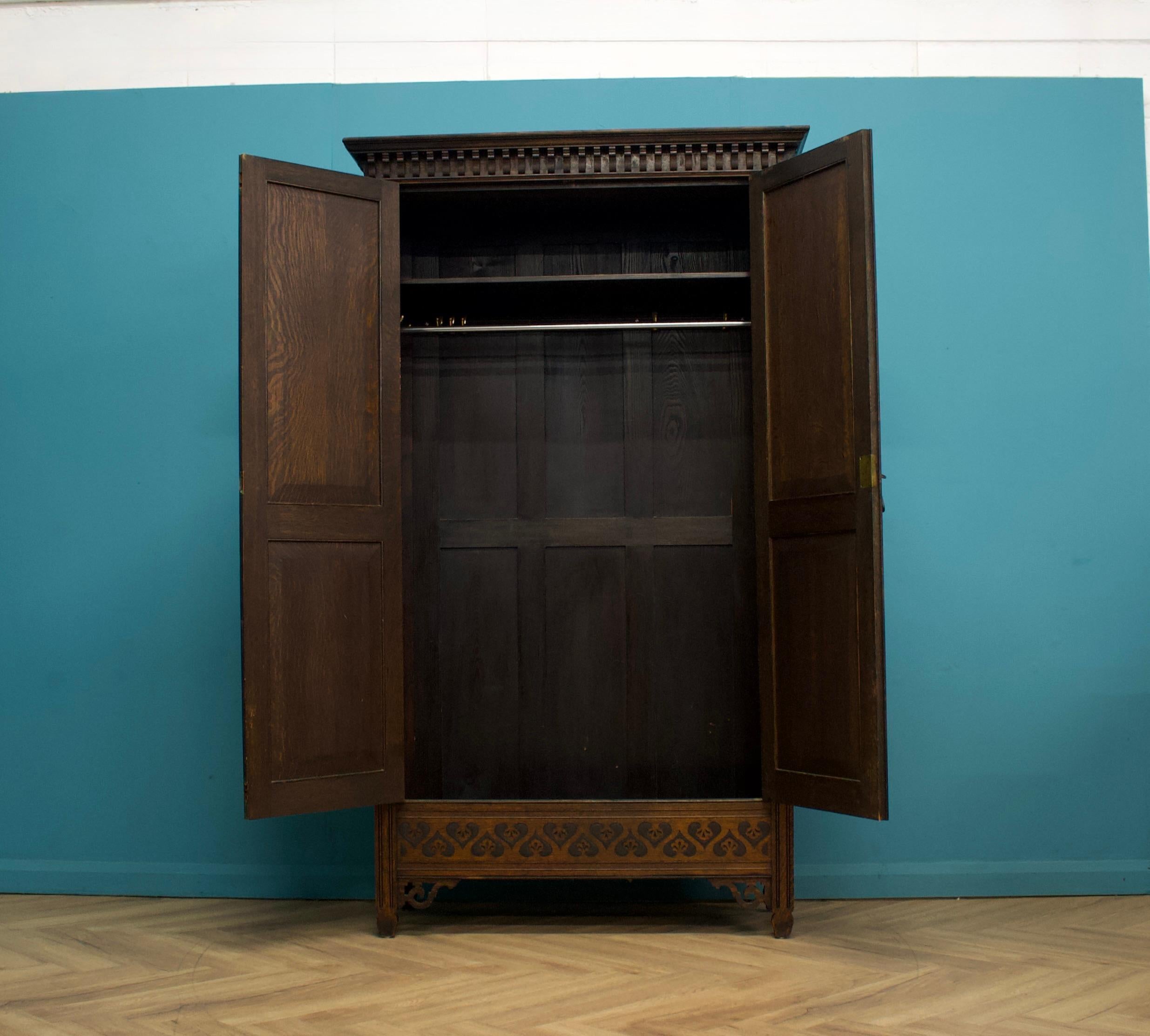 Hall Robe-Schrank oder Kleiderschrank aus Eiche, 1920er Jahre, Vintage (Art déco) im Angebot