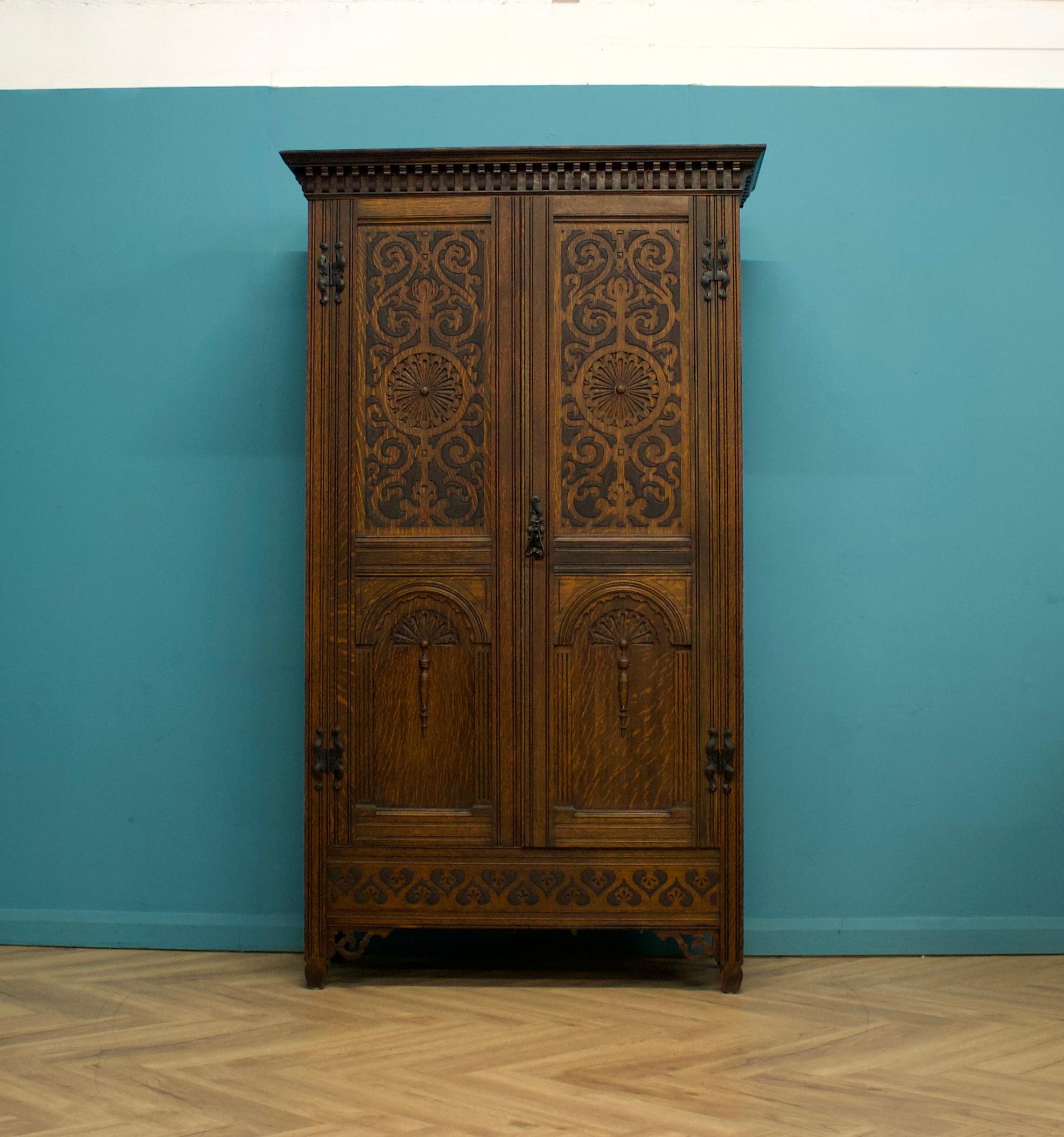 Hall Robe-Schrank oder Kleiderschrank aus Eiche, 1920er Jahre, Vintage (Britisch) im Angebot