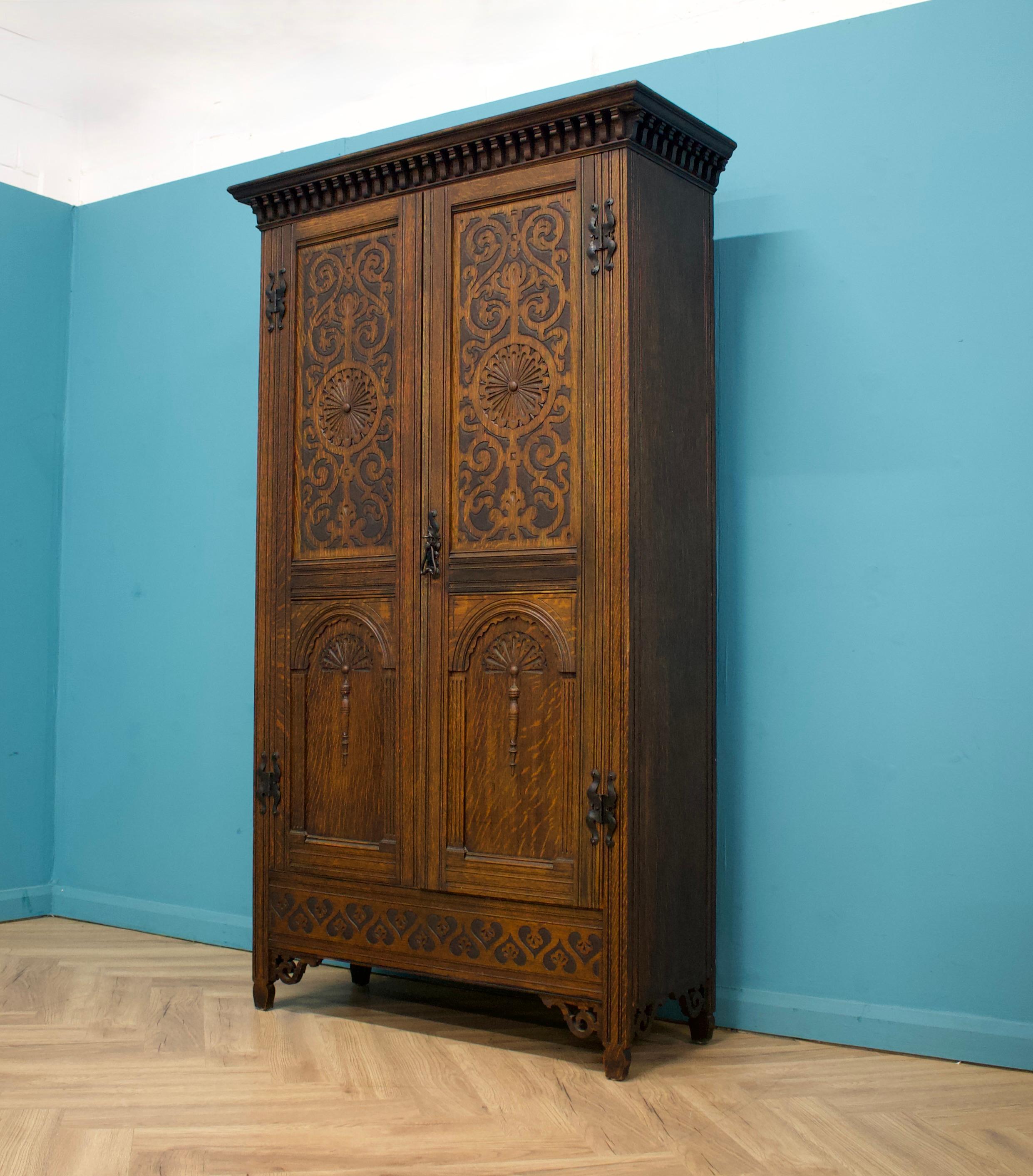 Hall Robe-Schrank oder Kleiderschrank aus Eiche, 1920er Jahre, Vintage im Zustand „Gut“ im Angebot in South Shields, GB