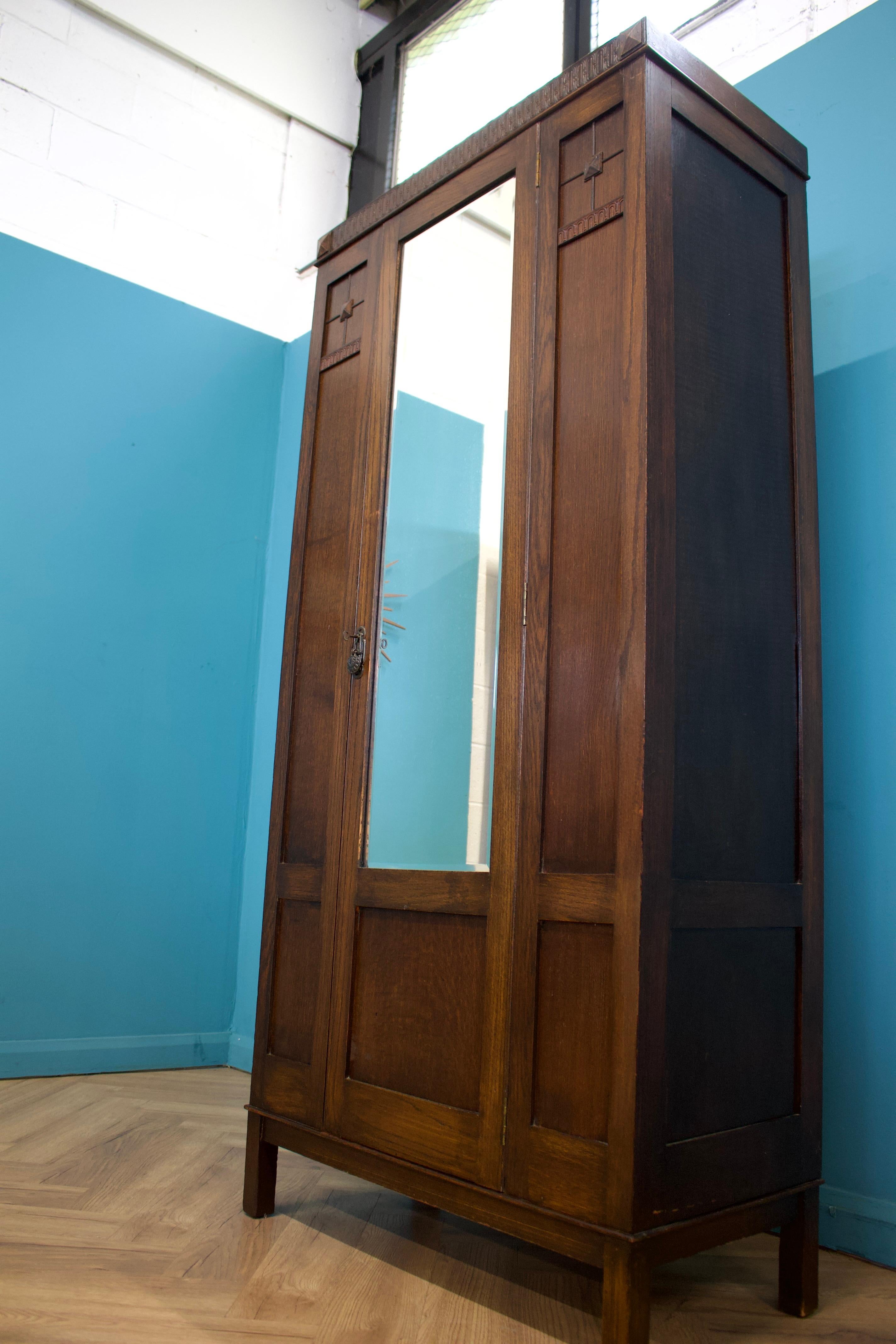 Hall Robe-Schrank oder Kleiderschrank aus Eiche, 1920er Jahre, Vintage (Frühes 20. Jahrhundert) im Angebot