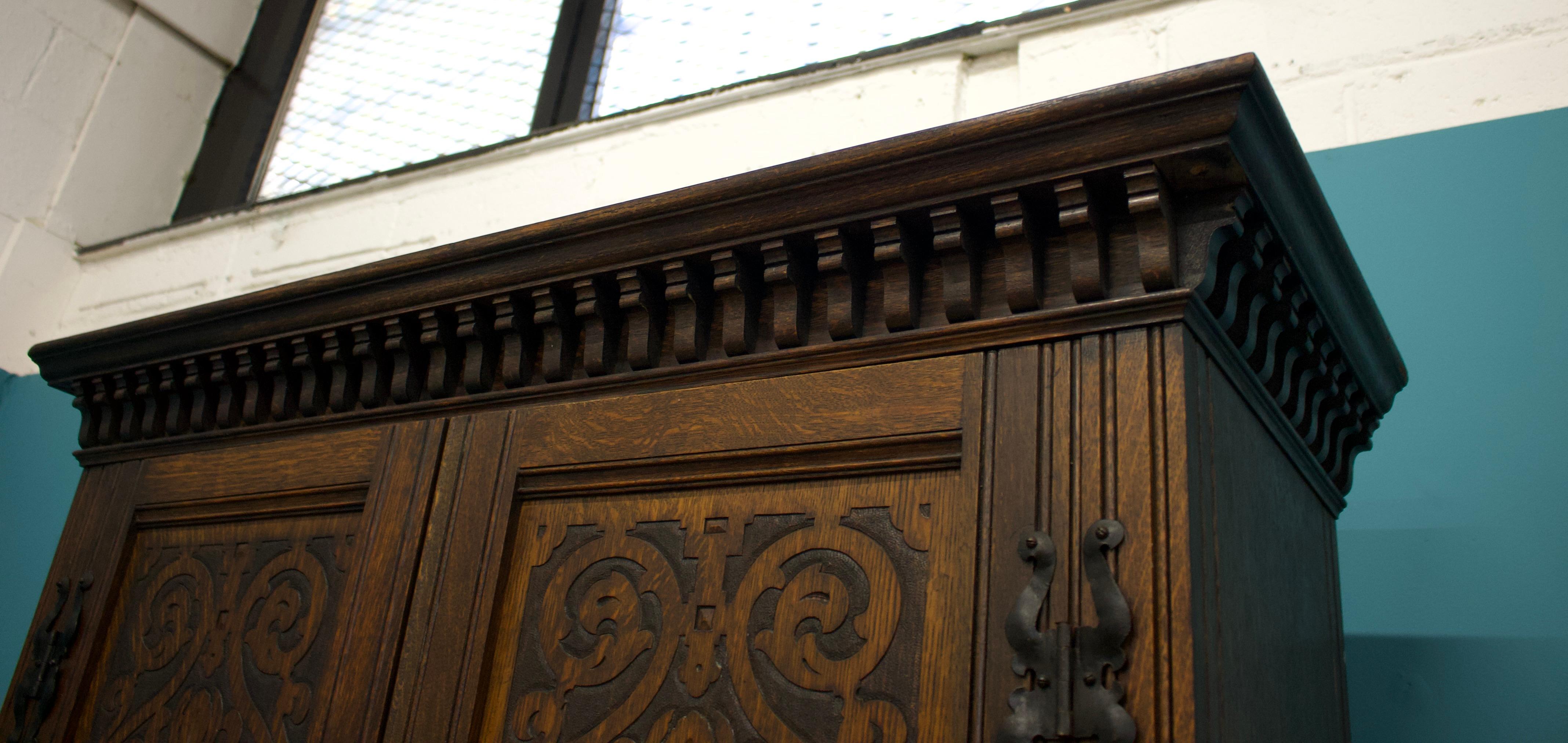 Hall Robe-Schrank oder Kleiderschrank aus Eiche, 1920er Jahre, Vintage im Angebot 1