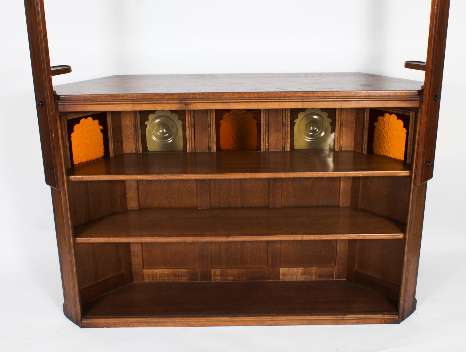 Bar à cocktails vintage en Oak Jacobean Revive avec accessoires 20ème siècle en vente 11