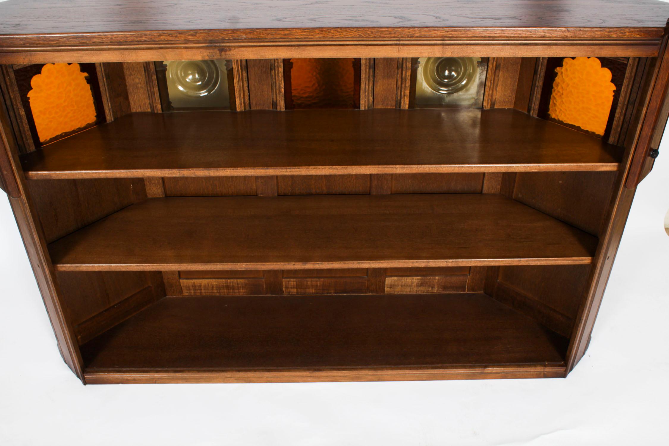 Bar à cocktails vintage en Oak Jacobean Revive avec accessoires 20ème siècle en vente 12