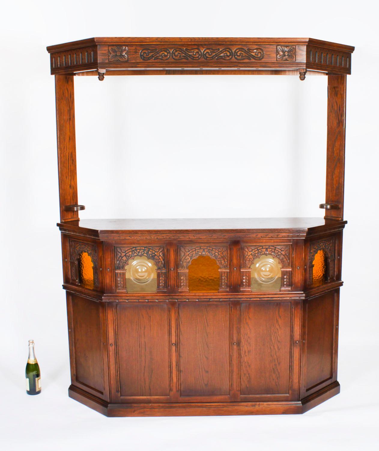 Bar à cocktails vintage en Oak Jacobean Revive avec accessoires 20ème siècle en vente 13