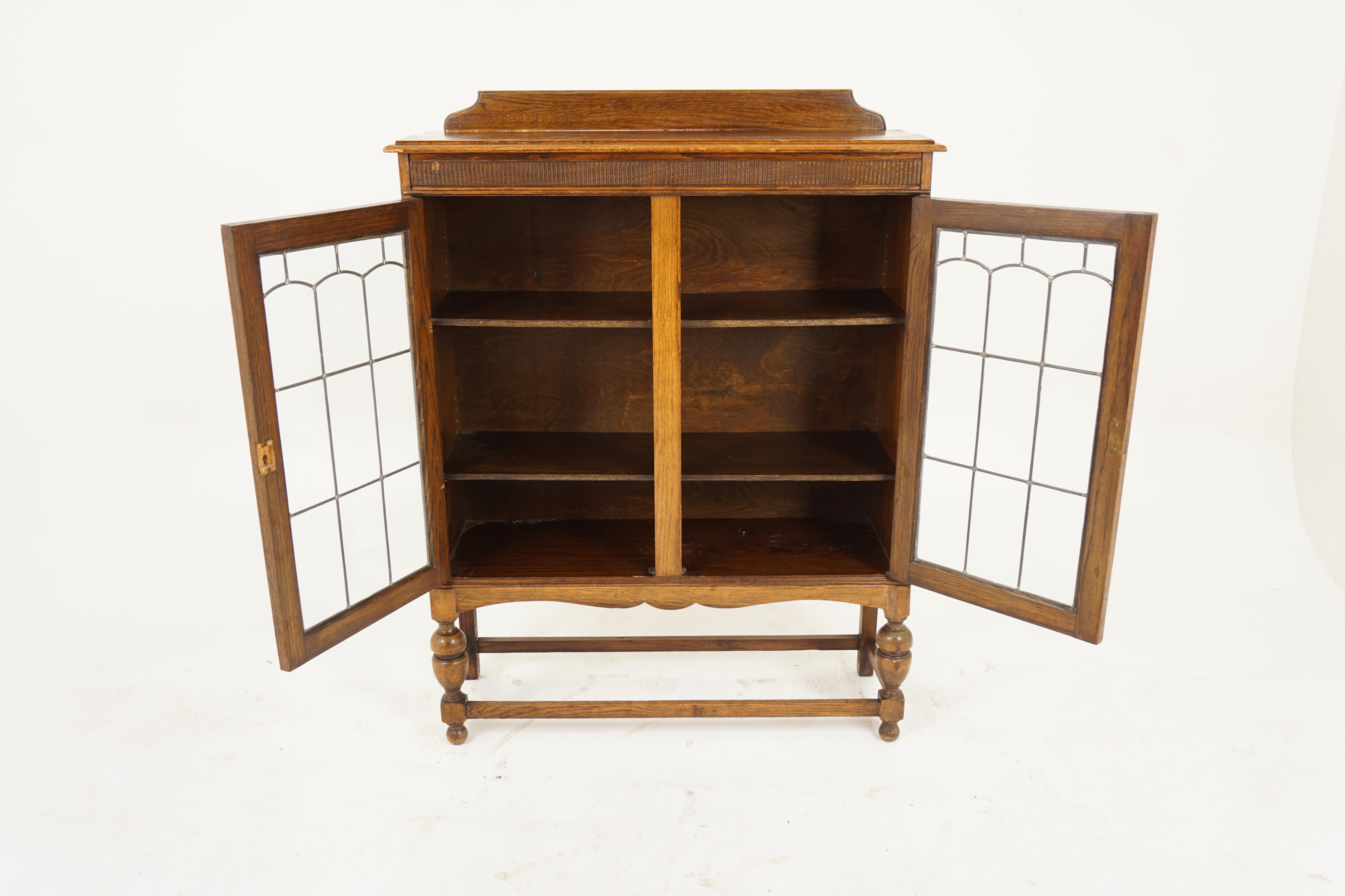 Vintage Oak Leaded Glass Bookcase, Display Cabinet, Scotland 1920, H1018 In Good Condition In Vancouver, BC