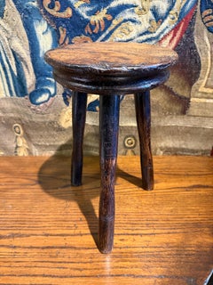 Milchhocker aus Eiche im Vintage-Stil, handgefertigtes rustikales Design, Australien