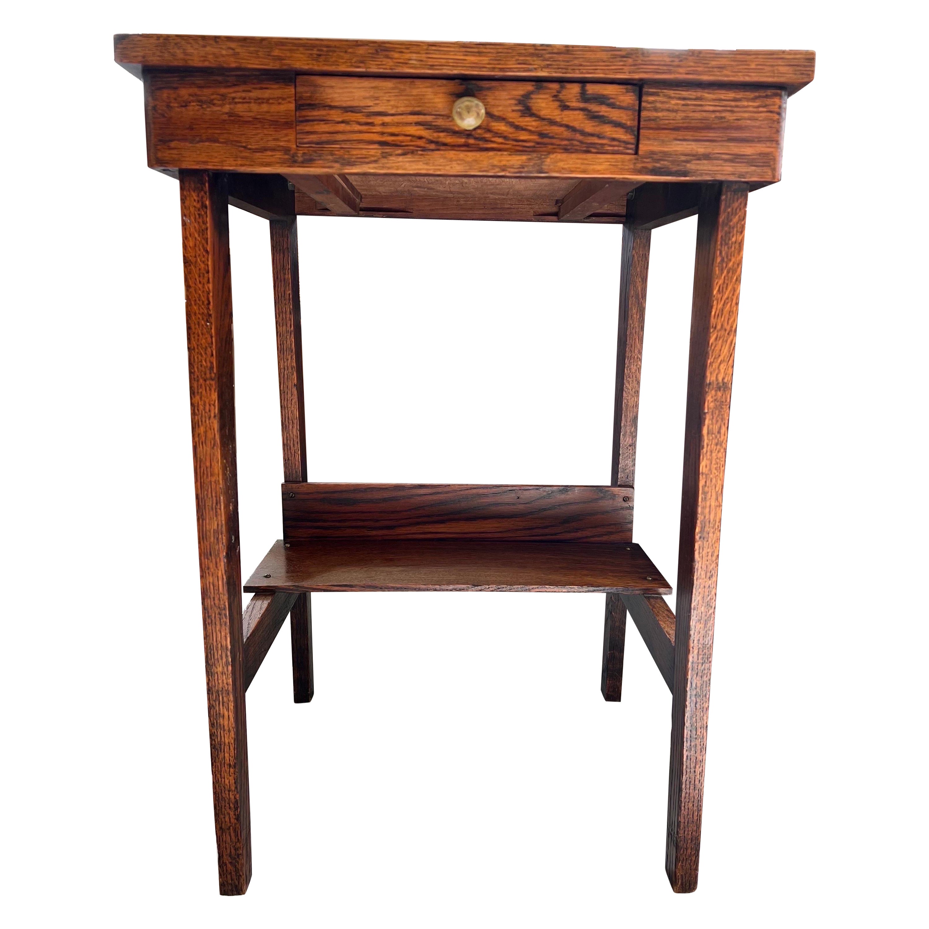 Table d'appoint ou support d'accessoires Mission en chêne vintage