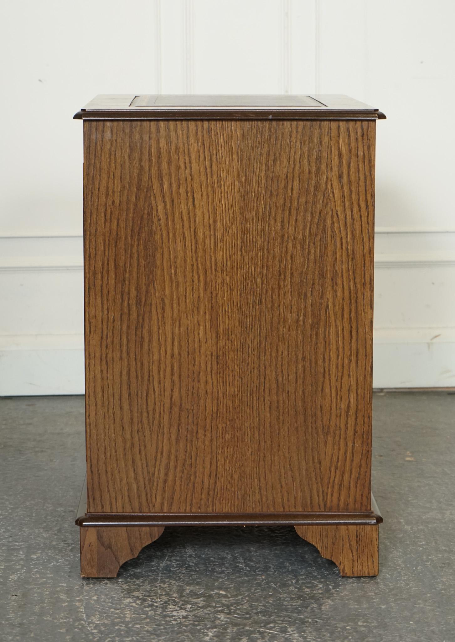 VINTAGE OAK OFFICE FILLING CABINET TWO DRAWERS BROWN LEATHER TOP PART OF SUiTE For Sale 6