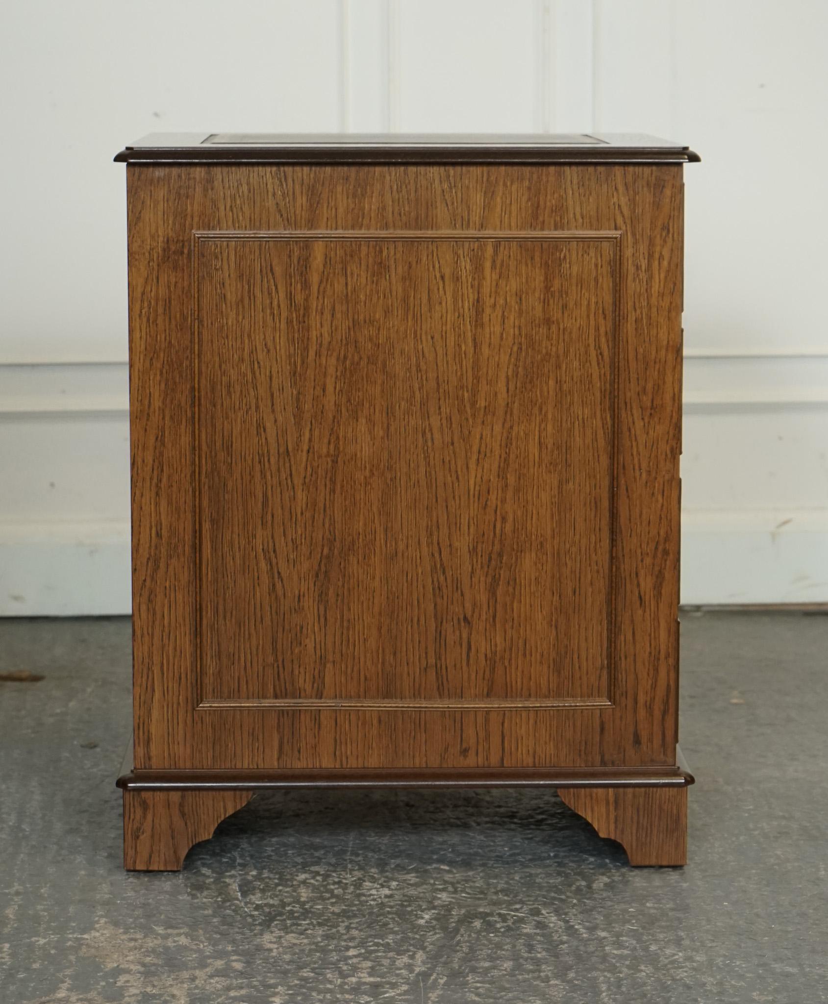 VINTAGE OAK OFFICE FILLING CABINET TWO DRAWERS BROWN LEATHER TOP PART OF SUiTE For Sale 7
