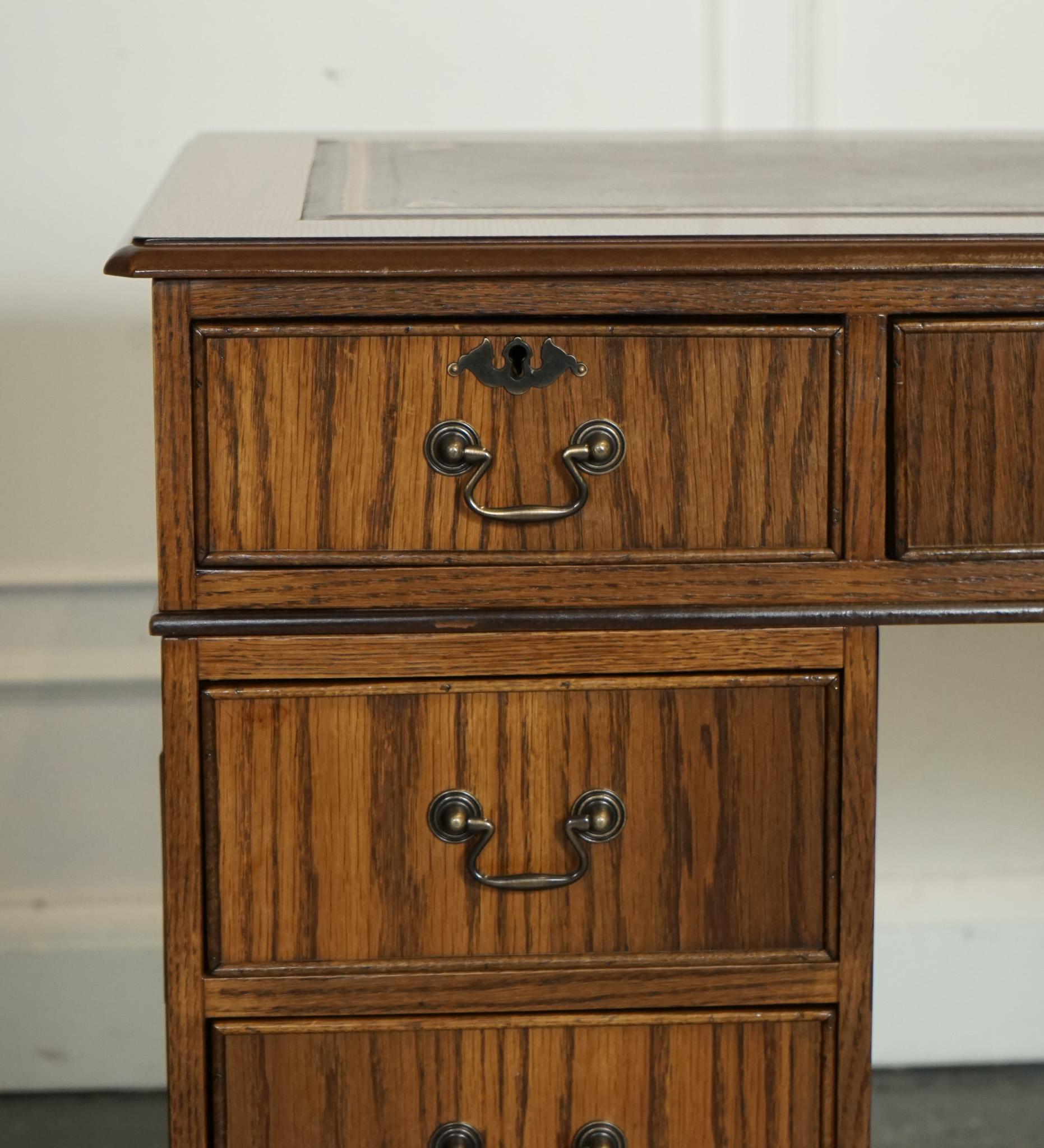 ViNTAGE OAK OFFICE PEDESTAL DESK BROWN LEATHER TOP PART OF SUITE im Angebot 1