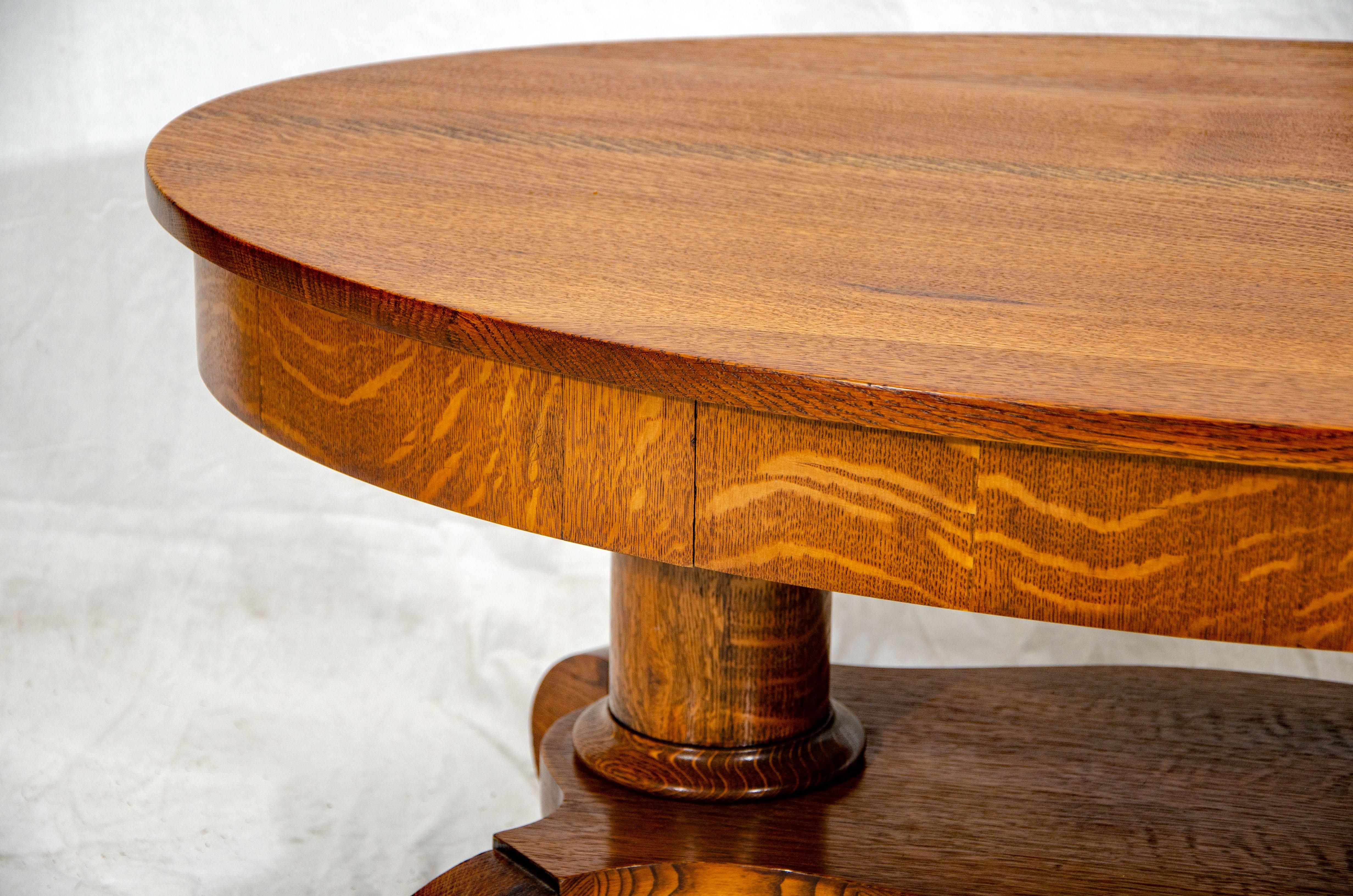 20th Century Vintage Oak Oval Coffee Table / Cocktail Table