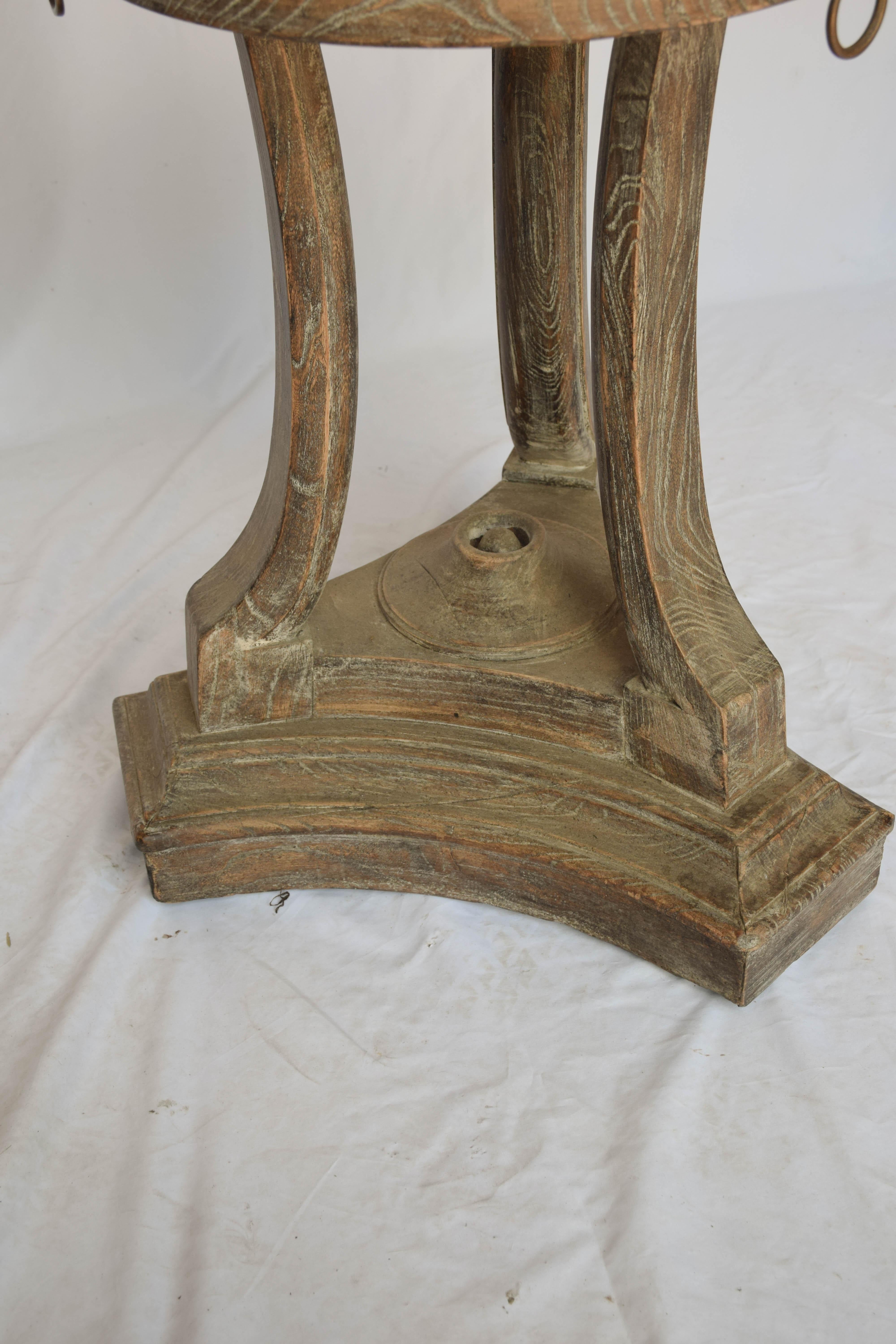 Vintage Oak Round Table In Good Condition In Houston, TX