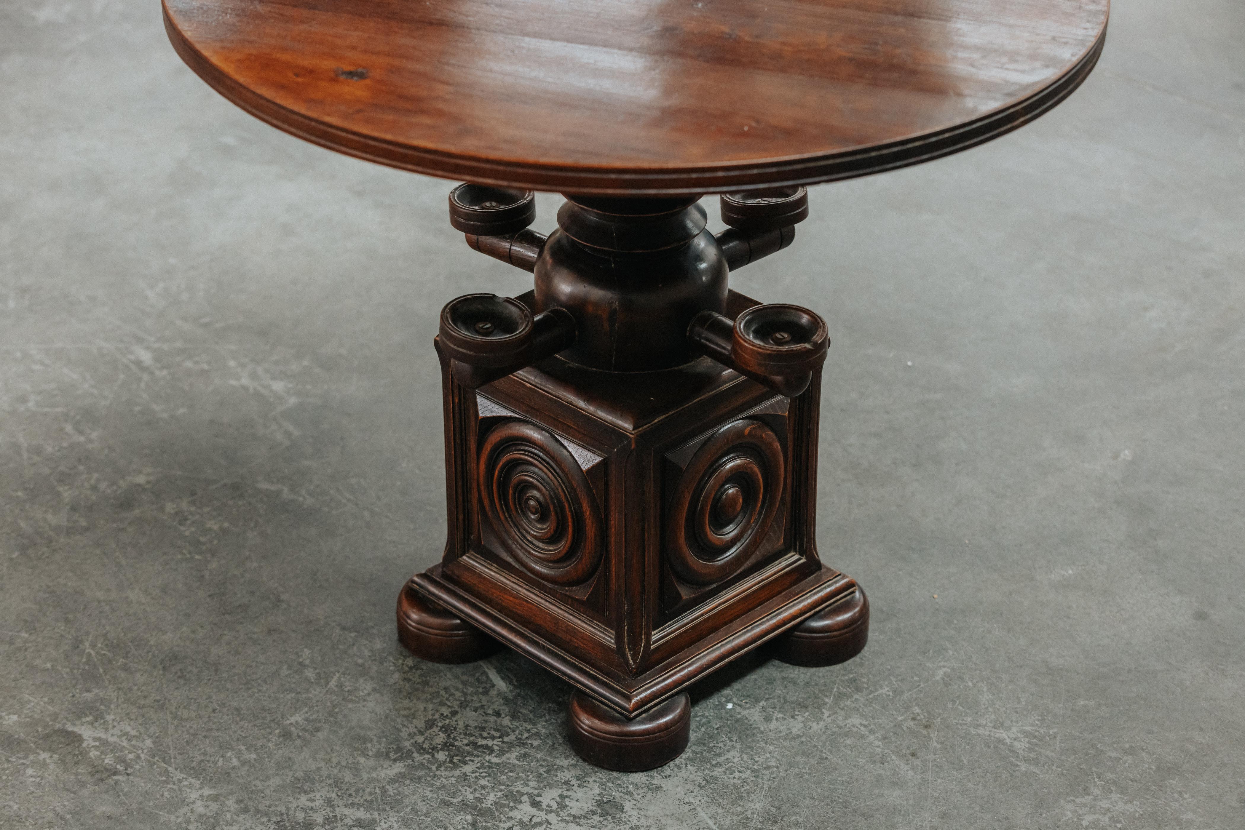Vintage Oak Side Table From Italy, Circa 1970 In Good Condition For Sale In Nashville, TN