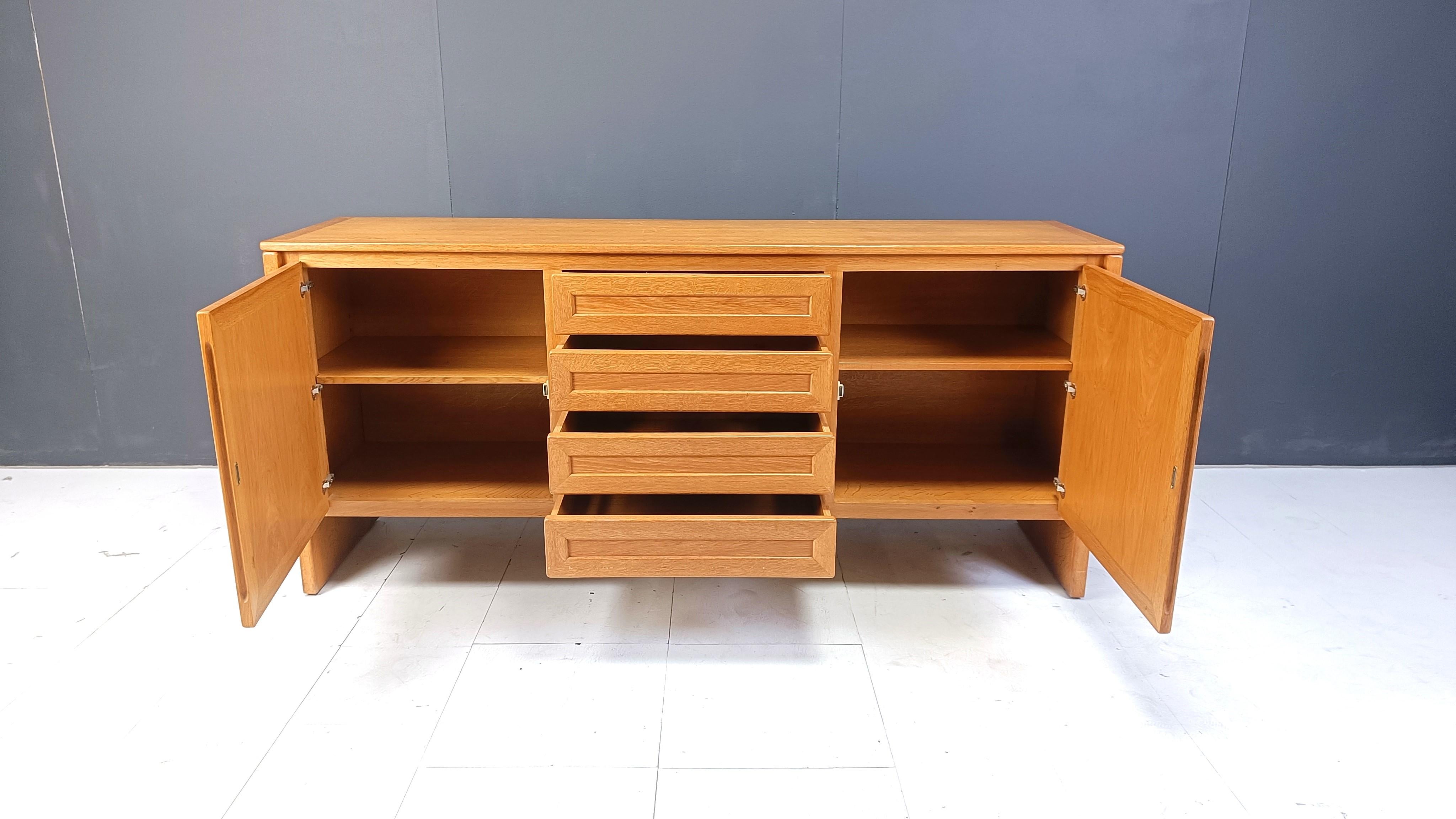 Buffet vintage en chêne, années 1960 en vente 3