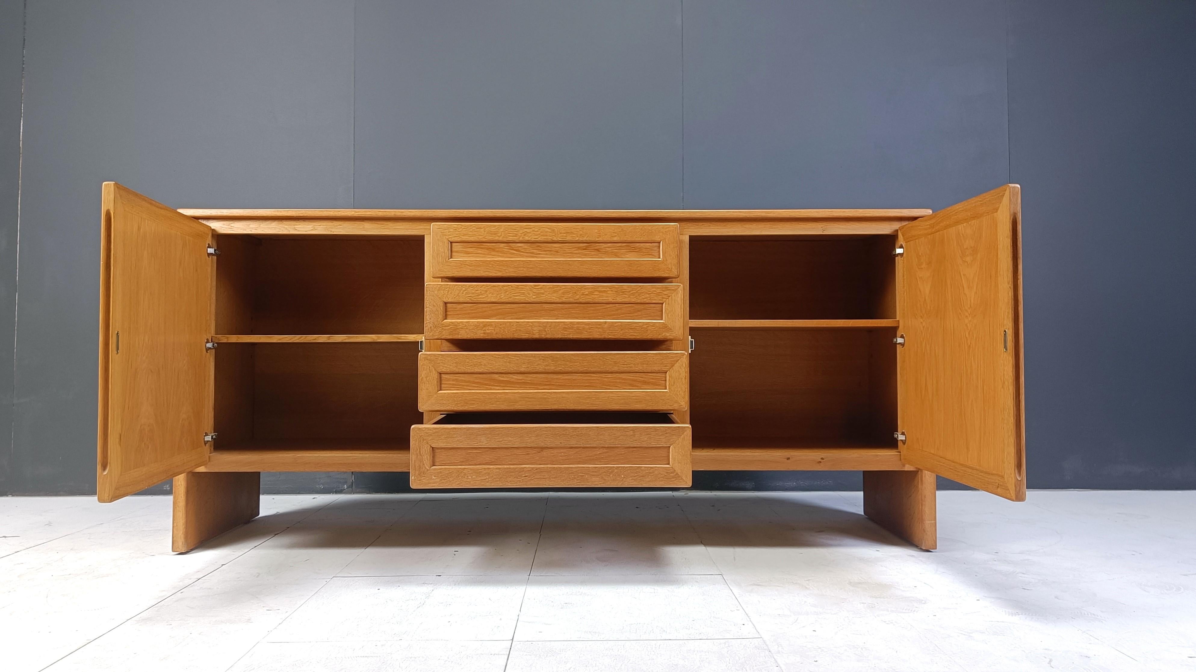 Buffet vintage en chêne, années 1960 en vente 4