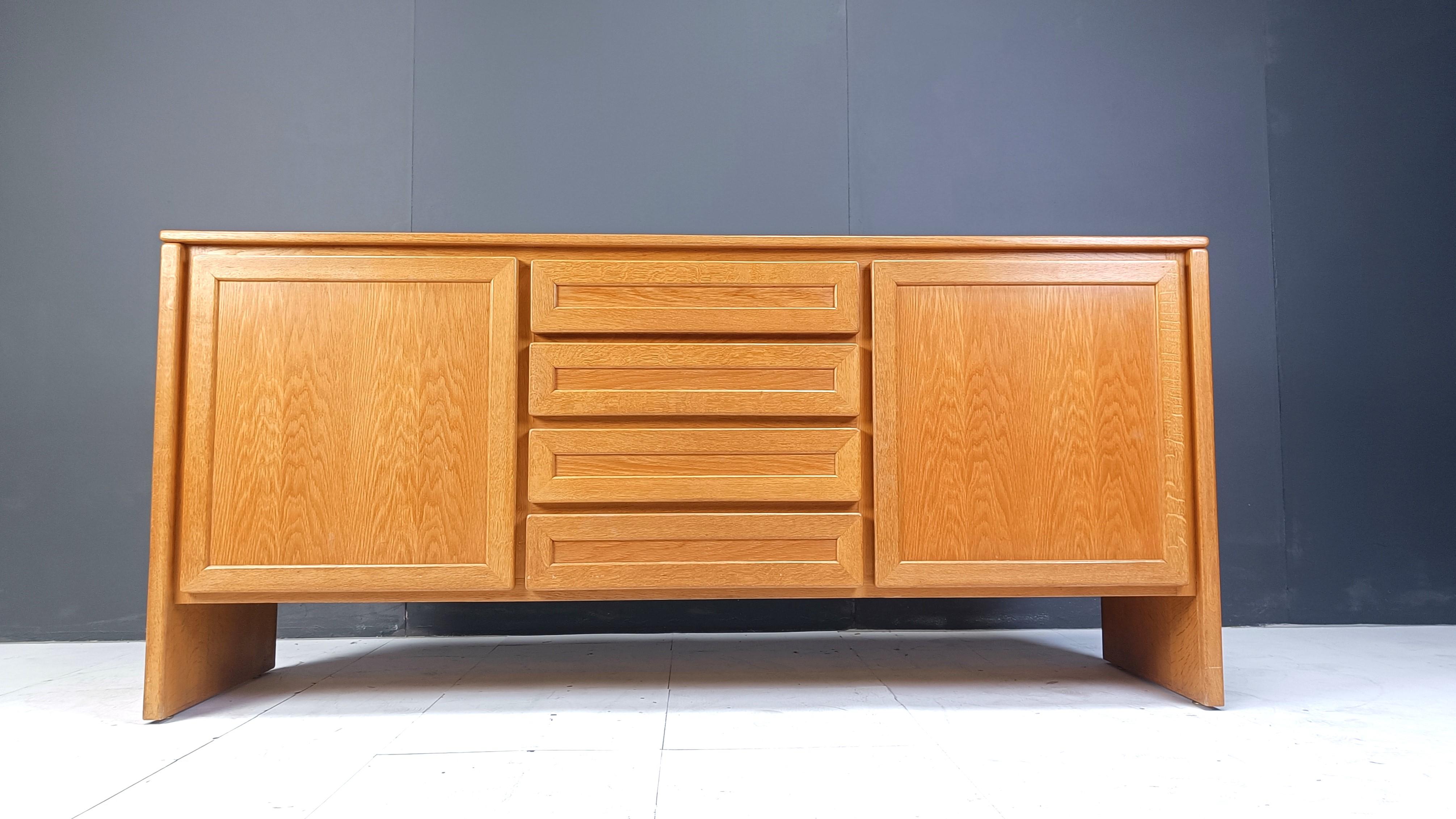 Milieu du XXe siècle Buffet vintage en chêne, années 1960 en vente