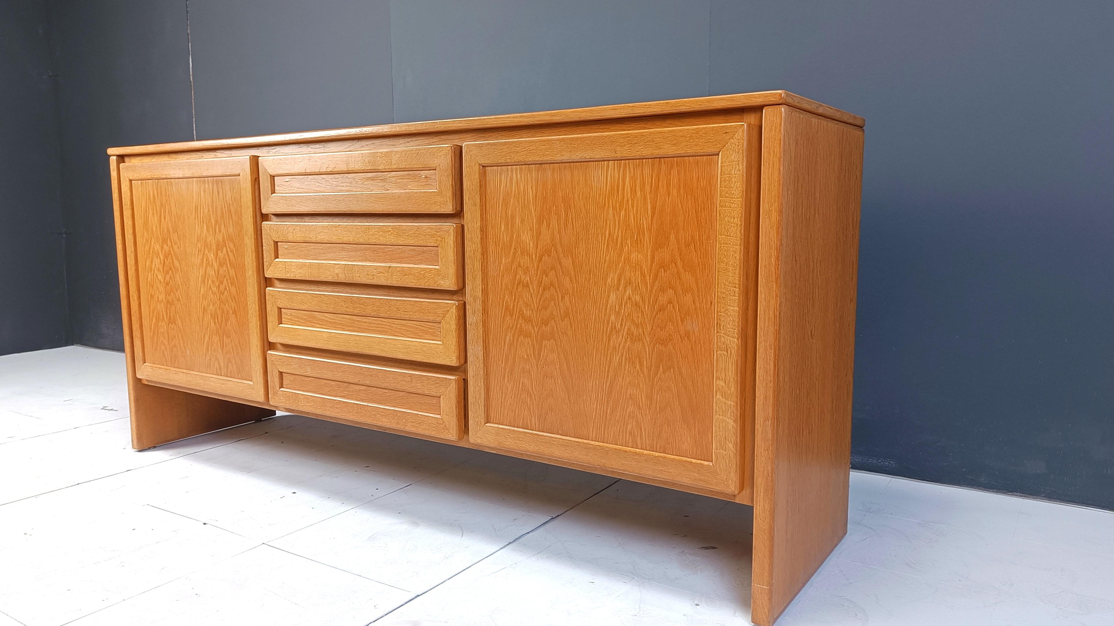 Buffet vintage en chêne, années 1960 en vente 2