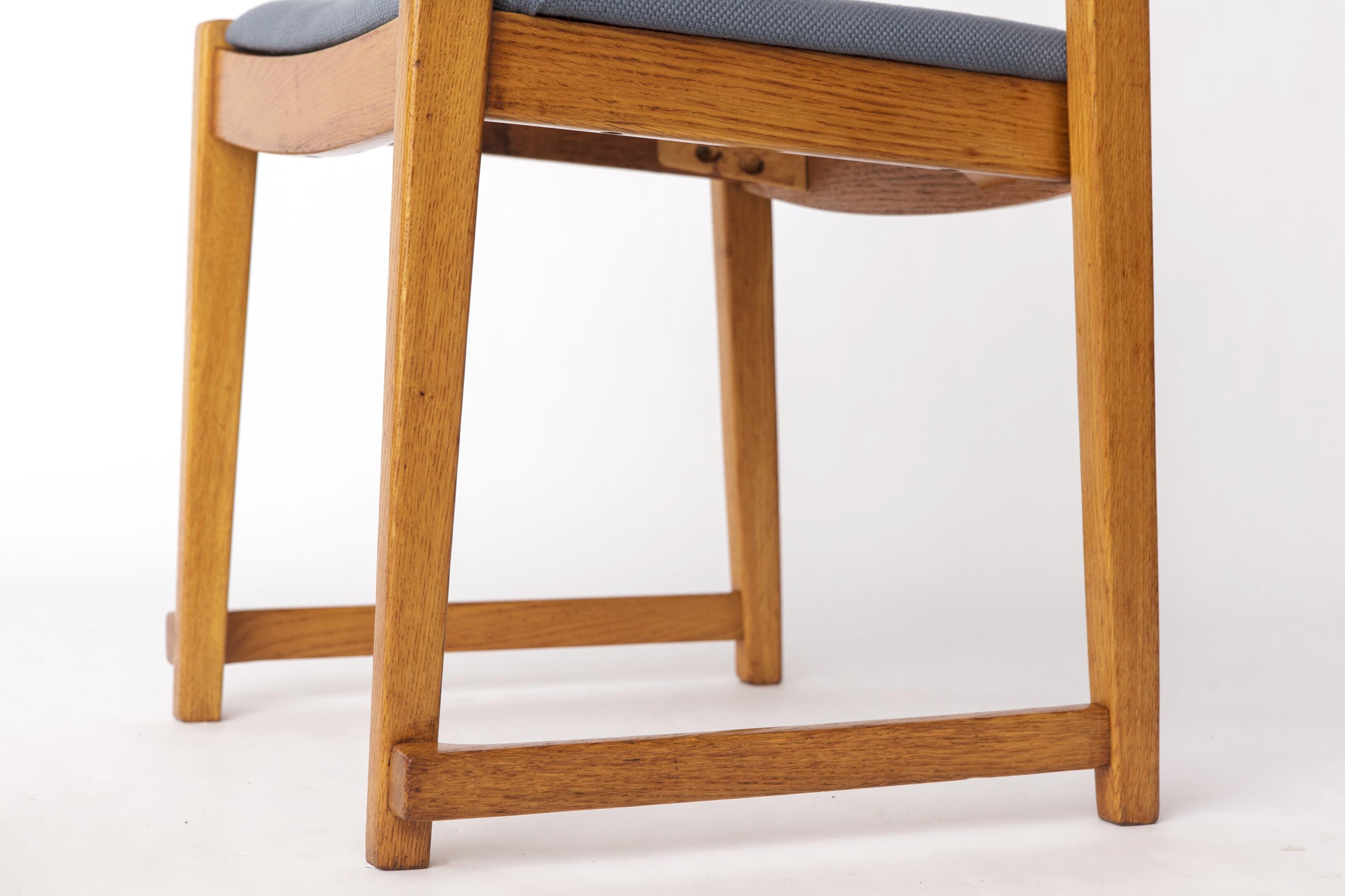 Chaise empilable en chêne vintage par Carl-Ewert Ekström - 1960s Scandinavian Design en vente 1