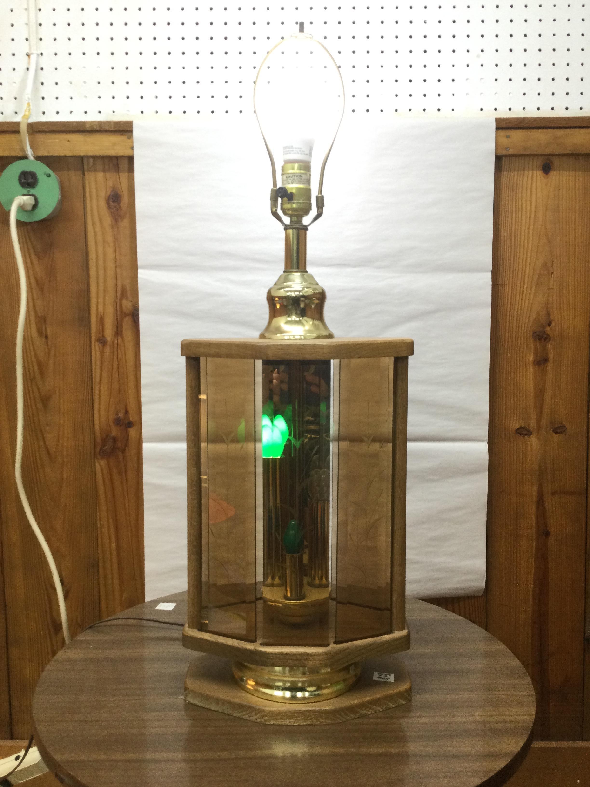 Vintage Oak Table Lamp with Brass Accents & Pleated Shade en venta 7