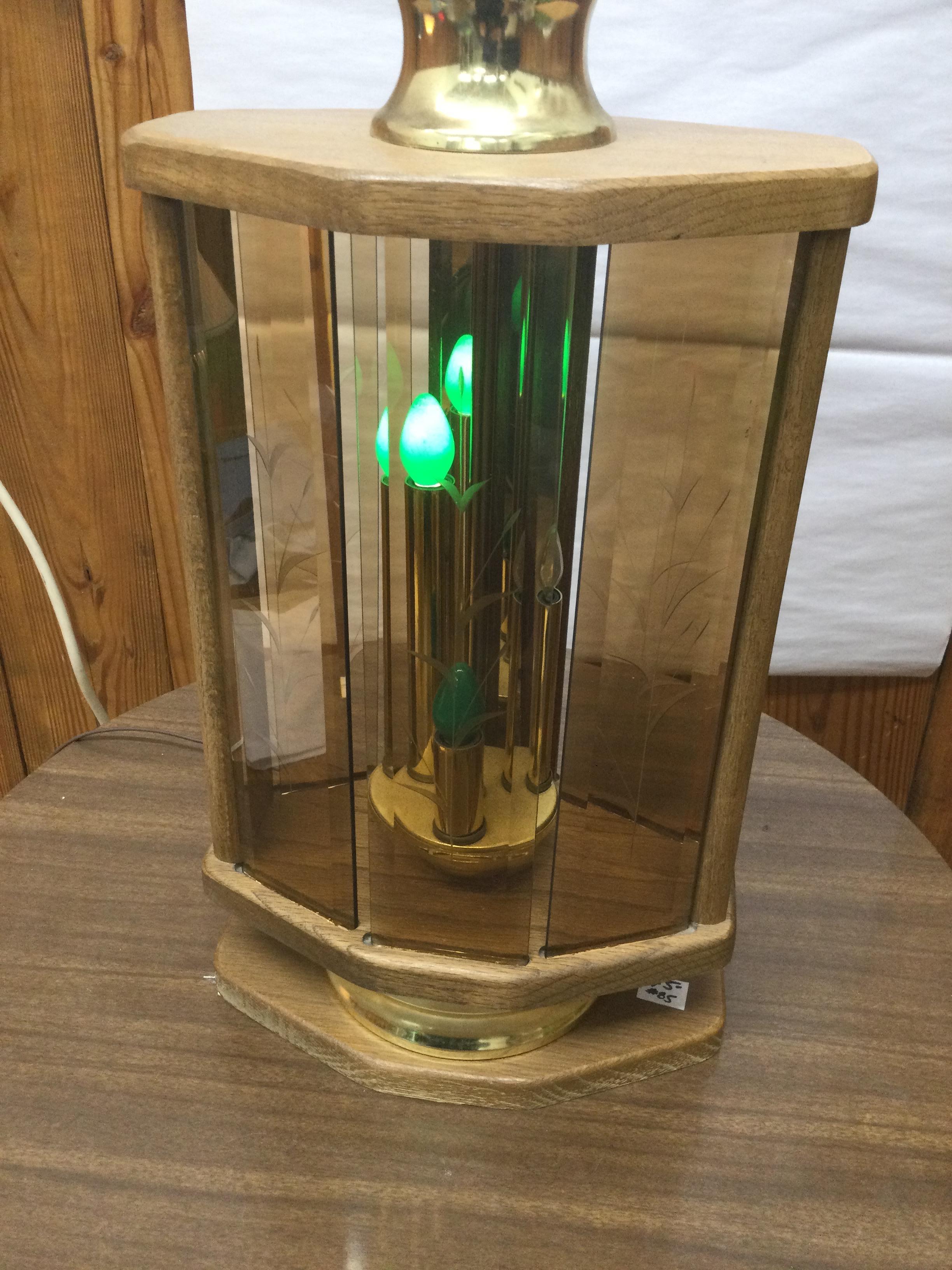 Vintage Oak Table Lamp with Brass Accents & Pleated Shade en venta 8