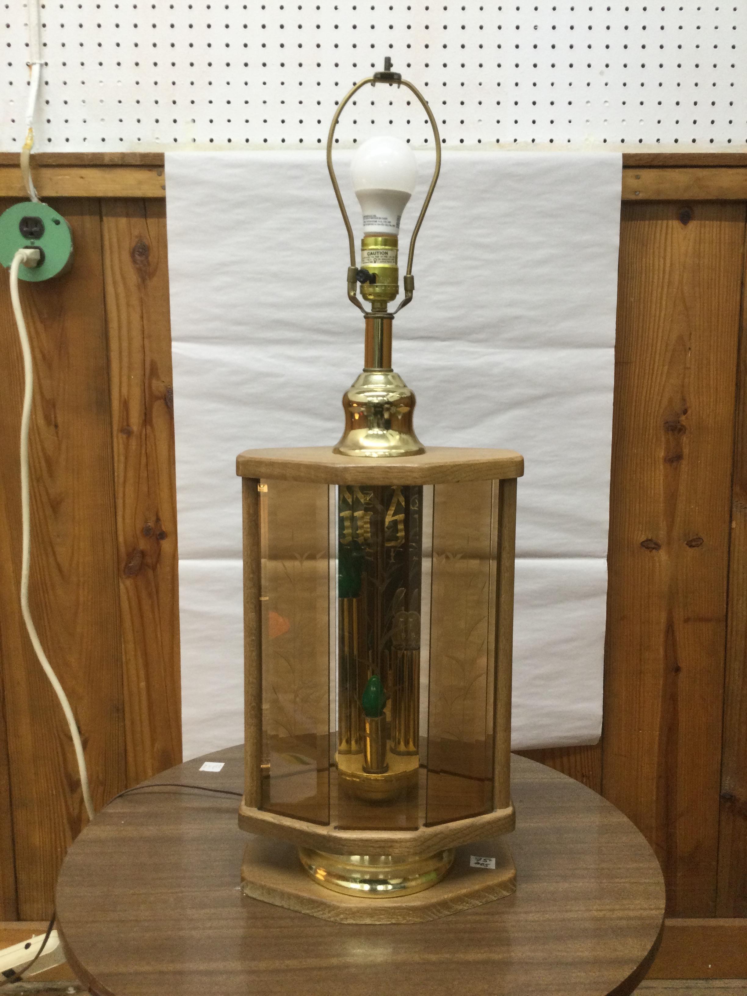 Vintage Oak Table Lamp with Brass Accents & Pleated Shade en venta 11