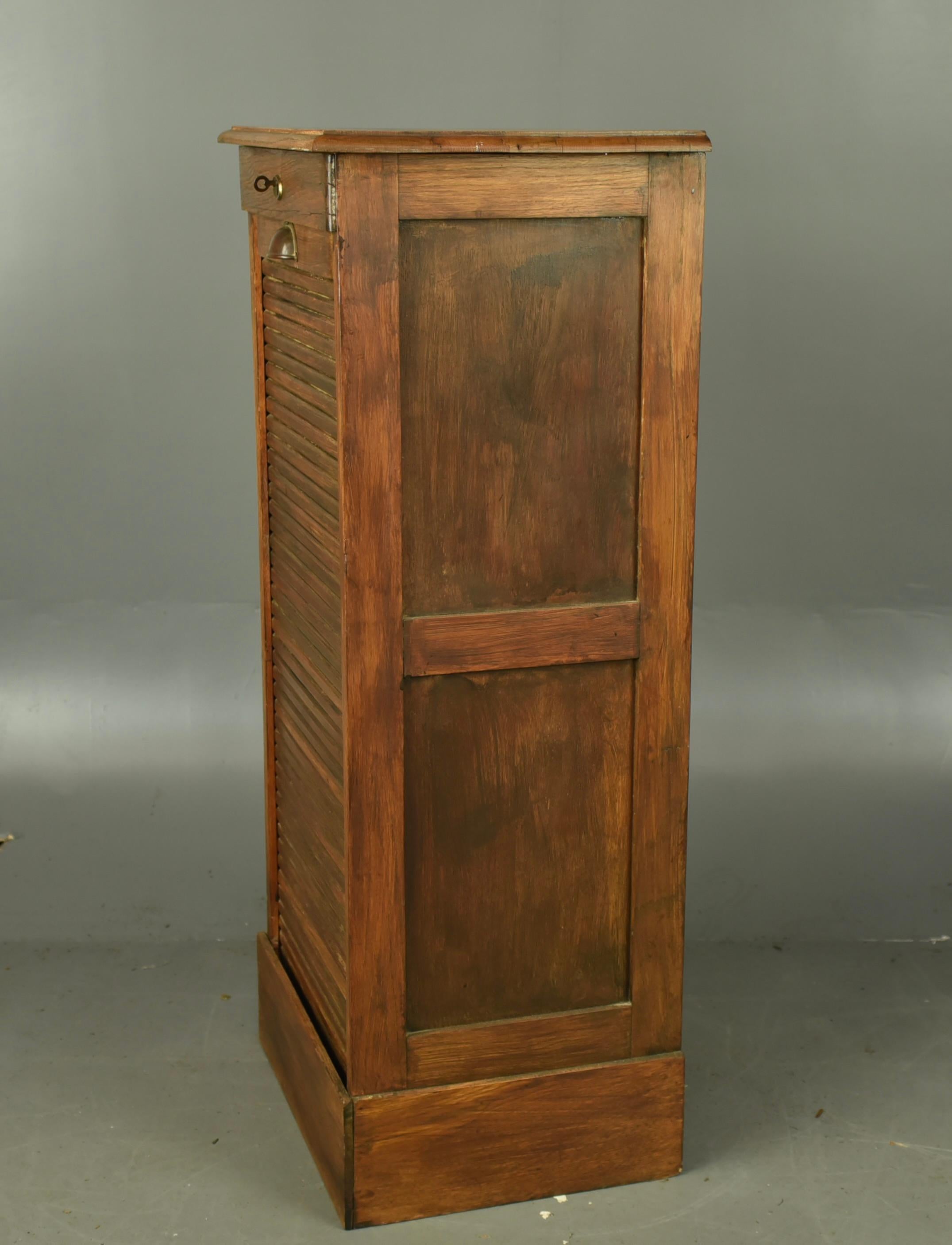 vintage eiche tambour front aktenschrank im Angebot 1