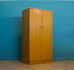 Vintage-Kleiderschrank aus Eichenholz von Herbert Gibbs, 1960er Jahre