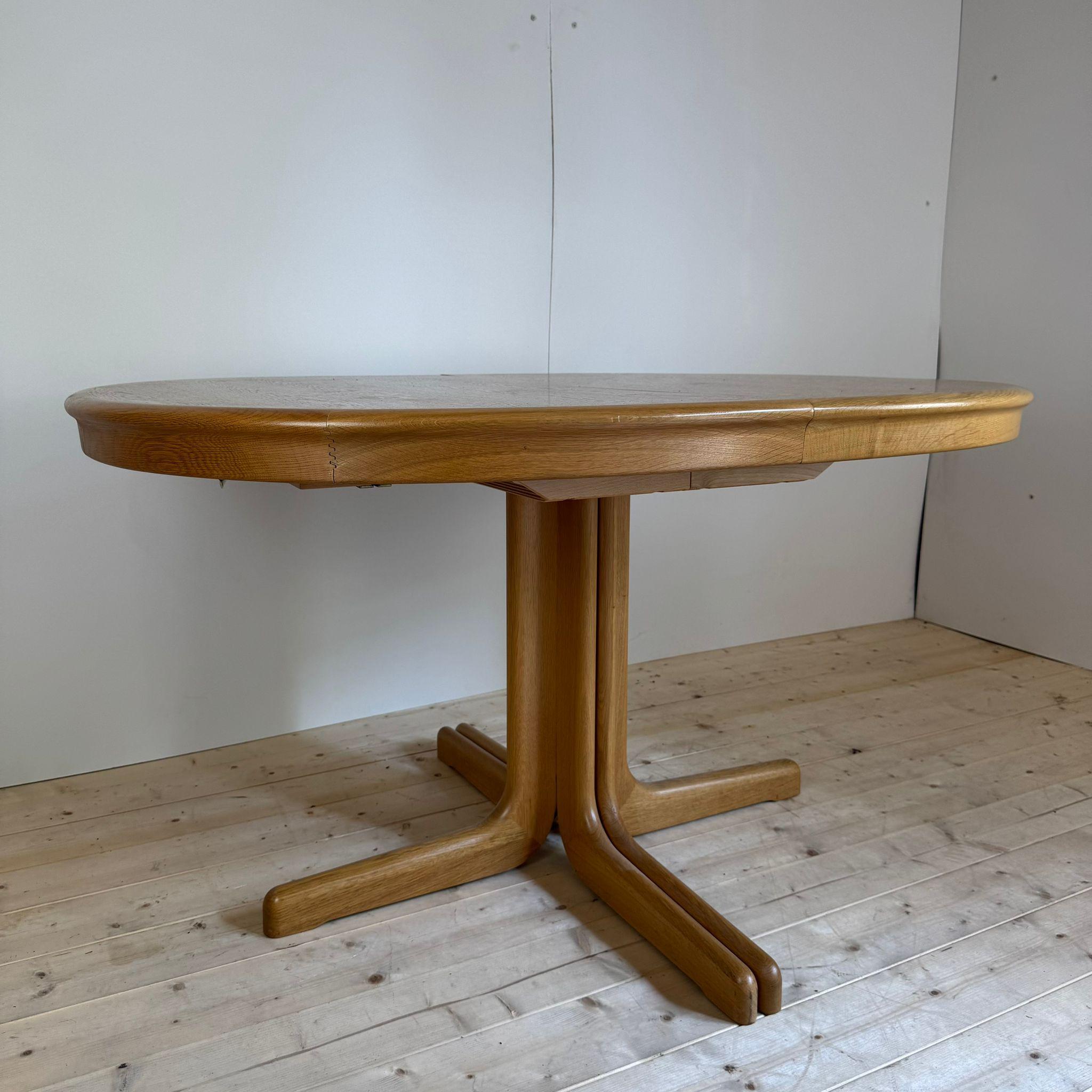 Vintage oak wood dining table, Denmark 1960 with two leafs 