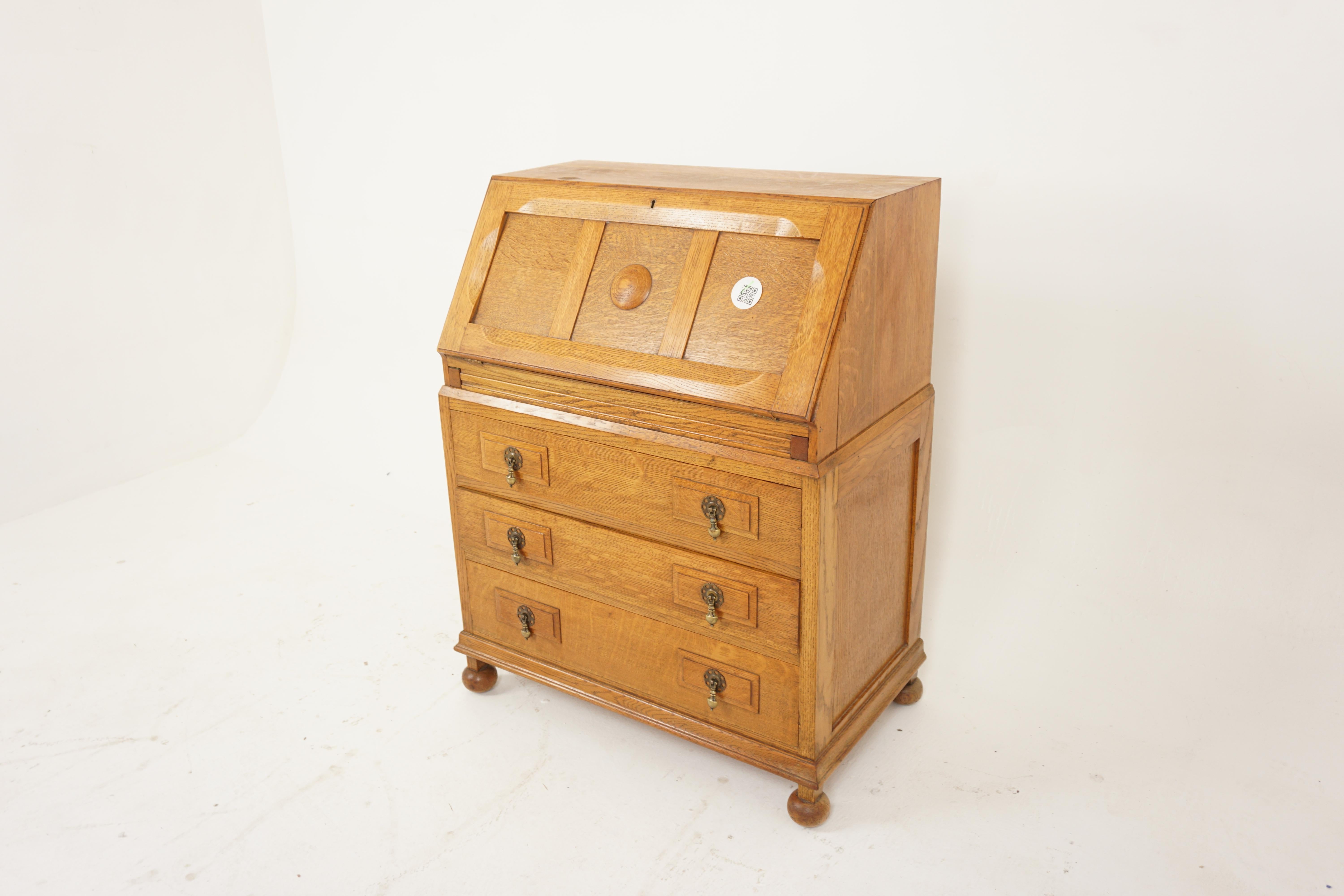 Vintage Oak writing desk, slant front desk, Scotland 1920, H805

Scotland 1920
Solid Oak
Original finish
Rectangular moulded top
Three panelled division on the slanted front
Opens to reveal fitted interior with small drawer in the center with