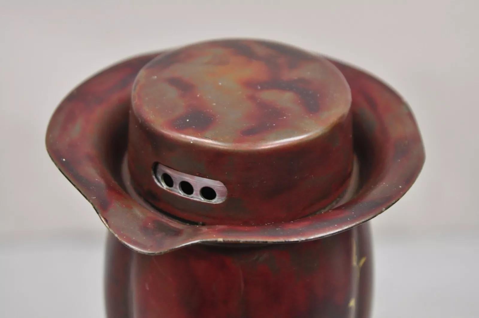 Jarra Bulbosa Vintage Japón Ocupado Bronce Metal Lacado Rojo by Marumi Desconocido en venta