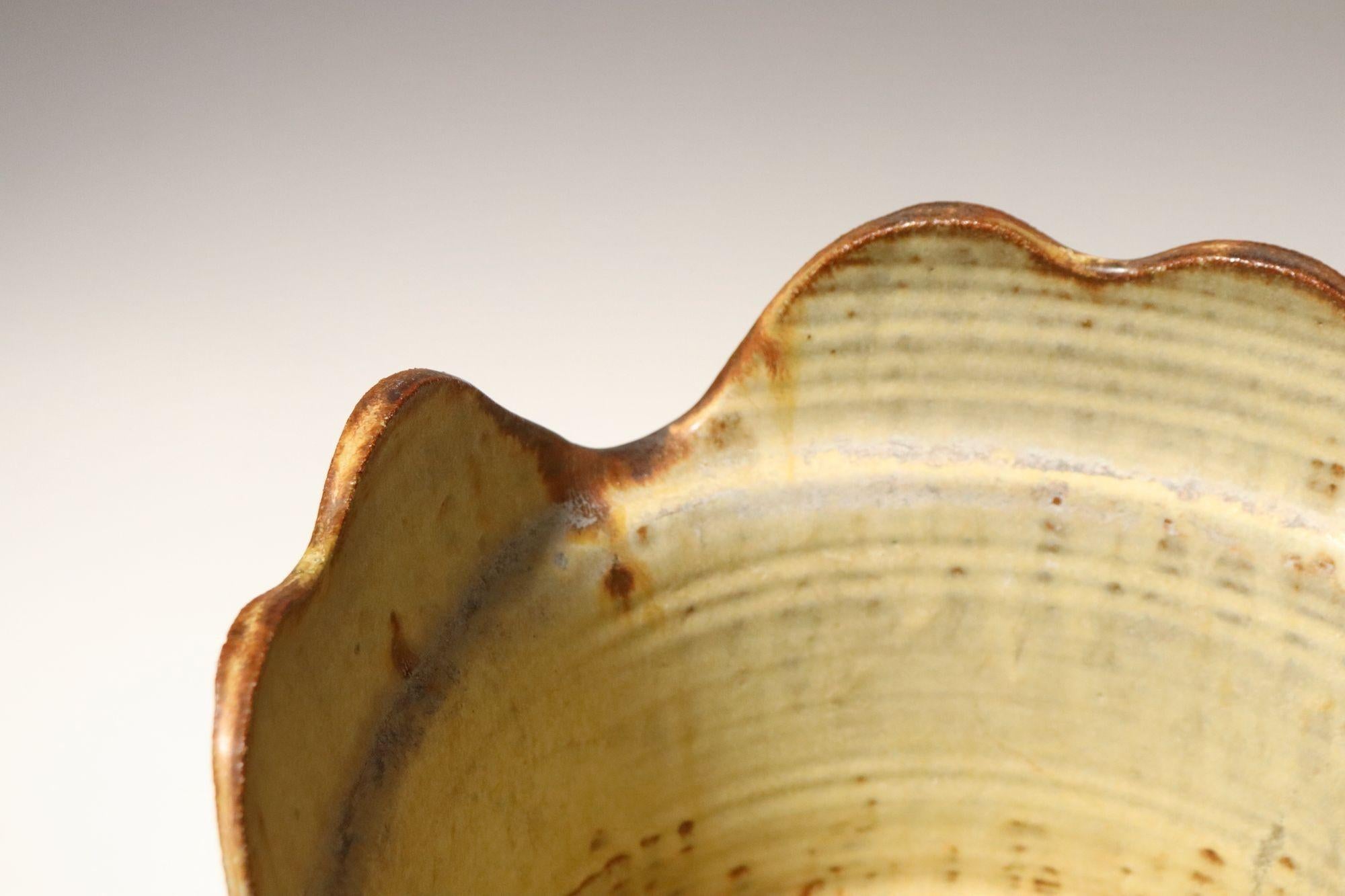 Ockerfarbener quadratischer Übertopf von Studio Pottery by Deanna Nichols im Angebot 6