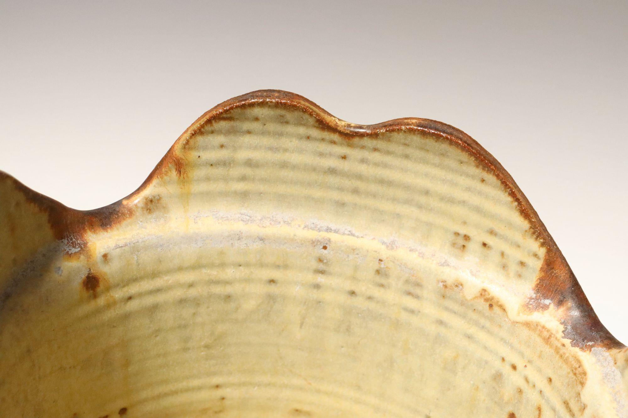 Ockerfarbener quadratischer Übertopf von Studio Pottery by Deanna Nichols im Angebot 8