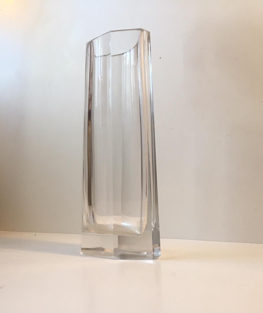 Vintage Octagonal Faceted Crystal Vase in the Style of Baccarat, 1960s In Good Condition In Esbjerg, DK