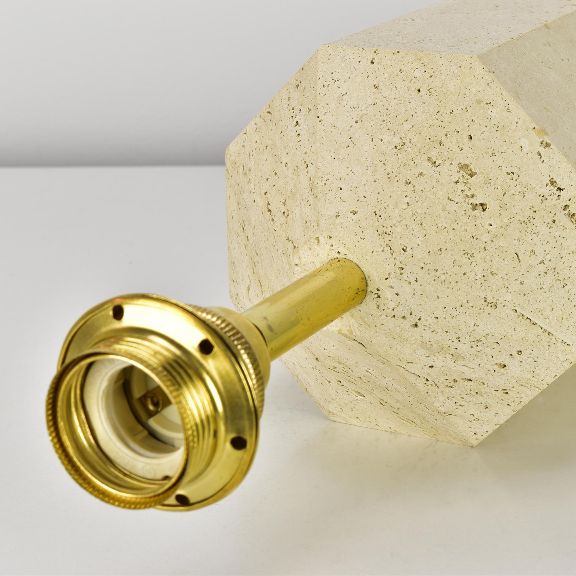 Vintage Octogonal Italian Travertine Table Lamp Base by Fratelli Mannelli, 1970s In Good Condition For Sale In Bad Säckingen, DE