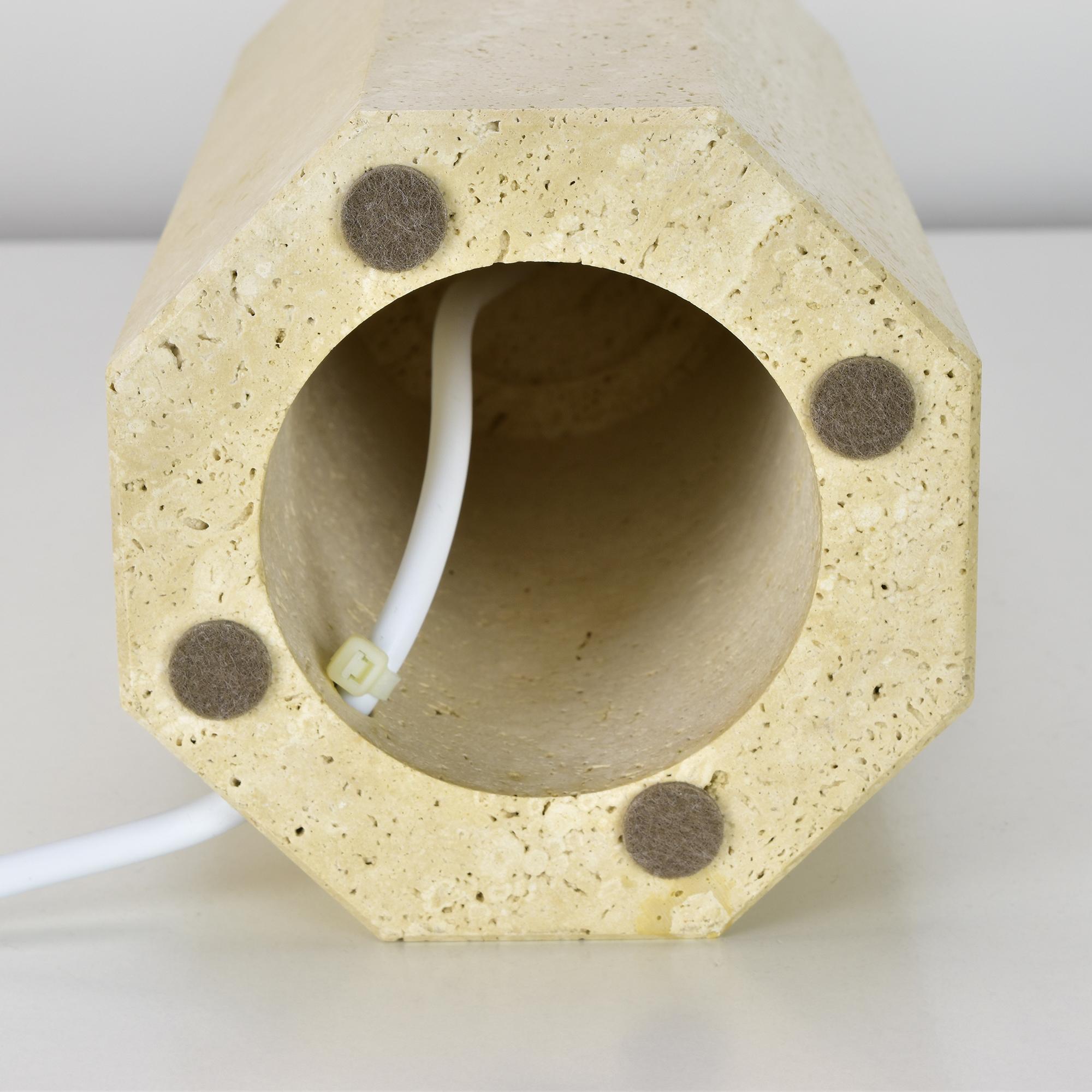 Late 20th Century Vintage Octogonal Italian Travertine Table Lamp Base by Fratelli Mannelli, 1970s For Sale