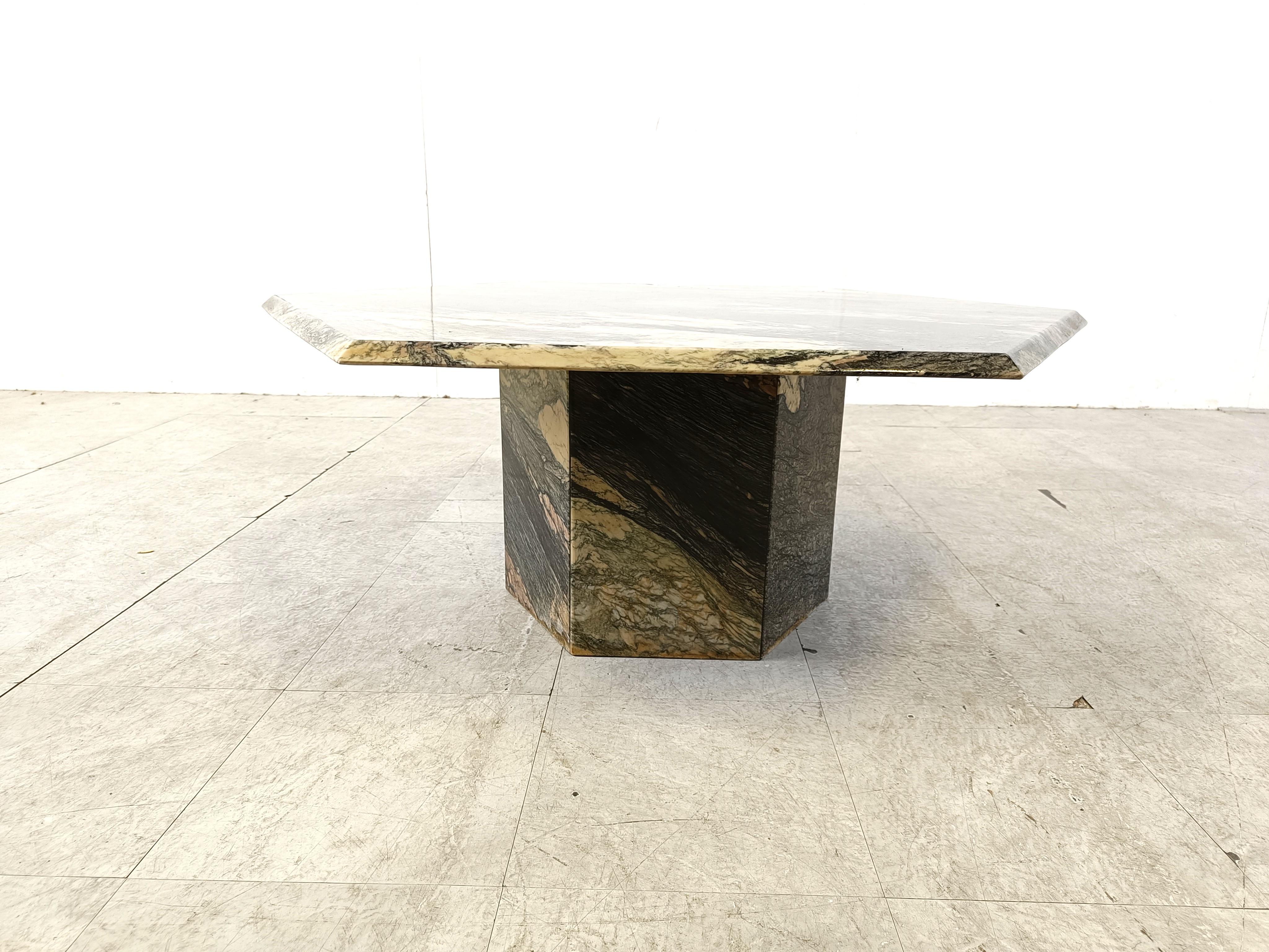 Vintage octogonal marble coffee table, 1970s In Good Condition For Sale In HEVERLEE, BE