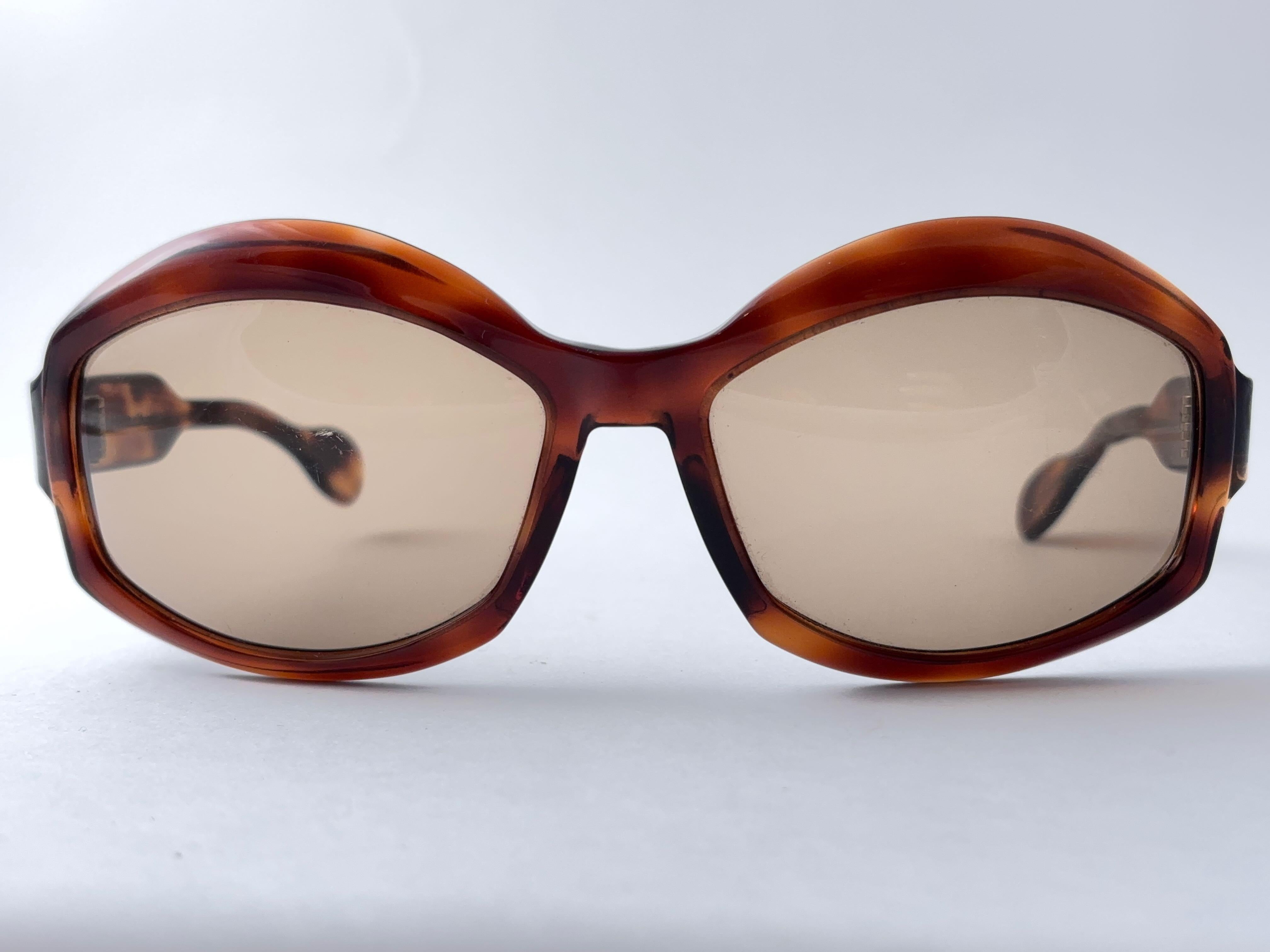 Marron Lunettes de soleil vintage Odeon By Fidela Avantgarde 1970 Made in France en vente