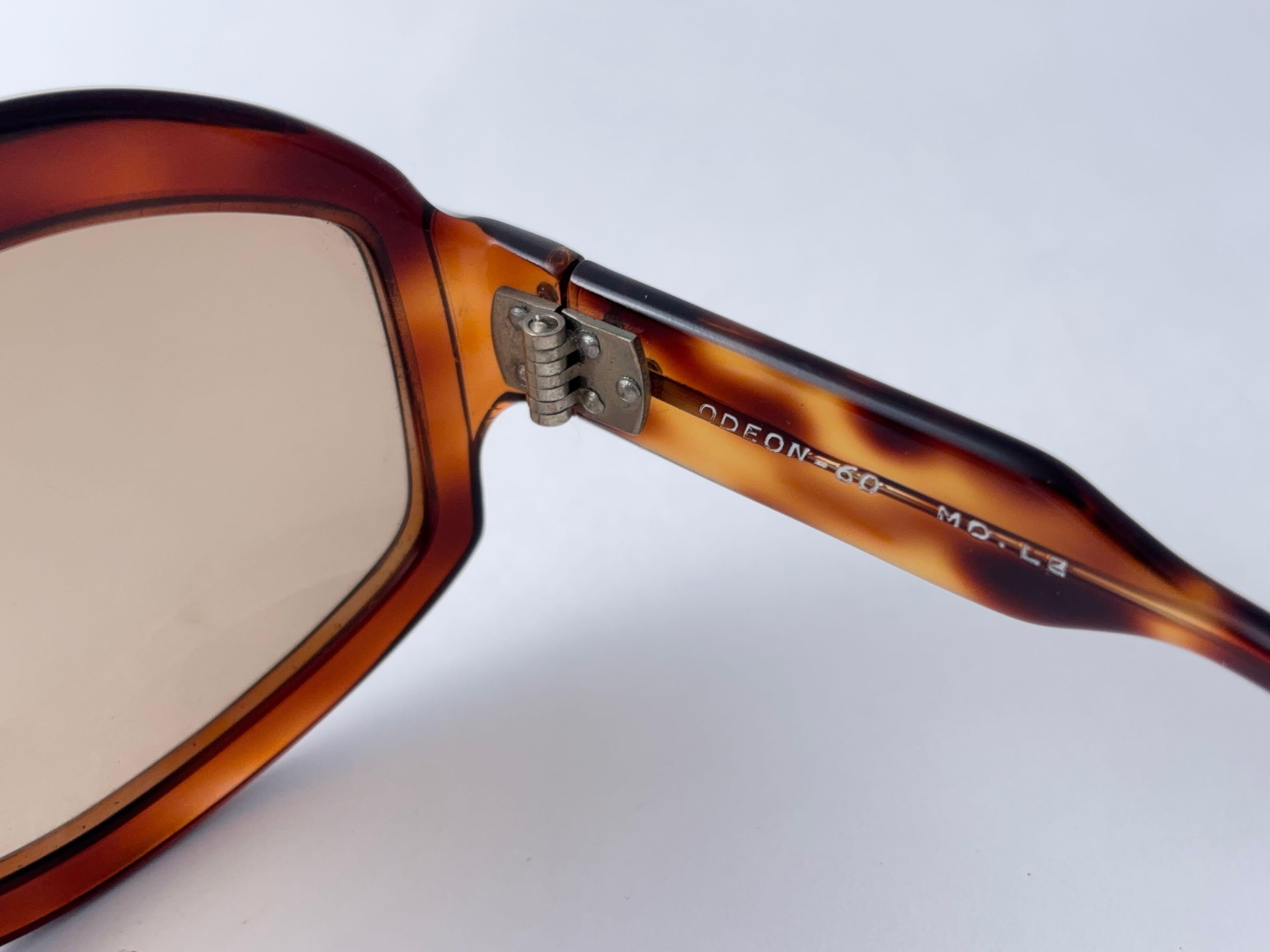 Lunettes de soleil vintage Odeon By Fidela Avantgarde 1970 Made in France en vente 1