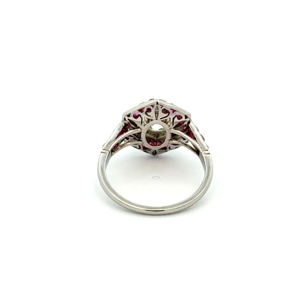 Bague vintage en platine avec diamant OEC et rubis Buff Top Hexagone Excellent état - En vente à Montreal, QC