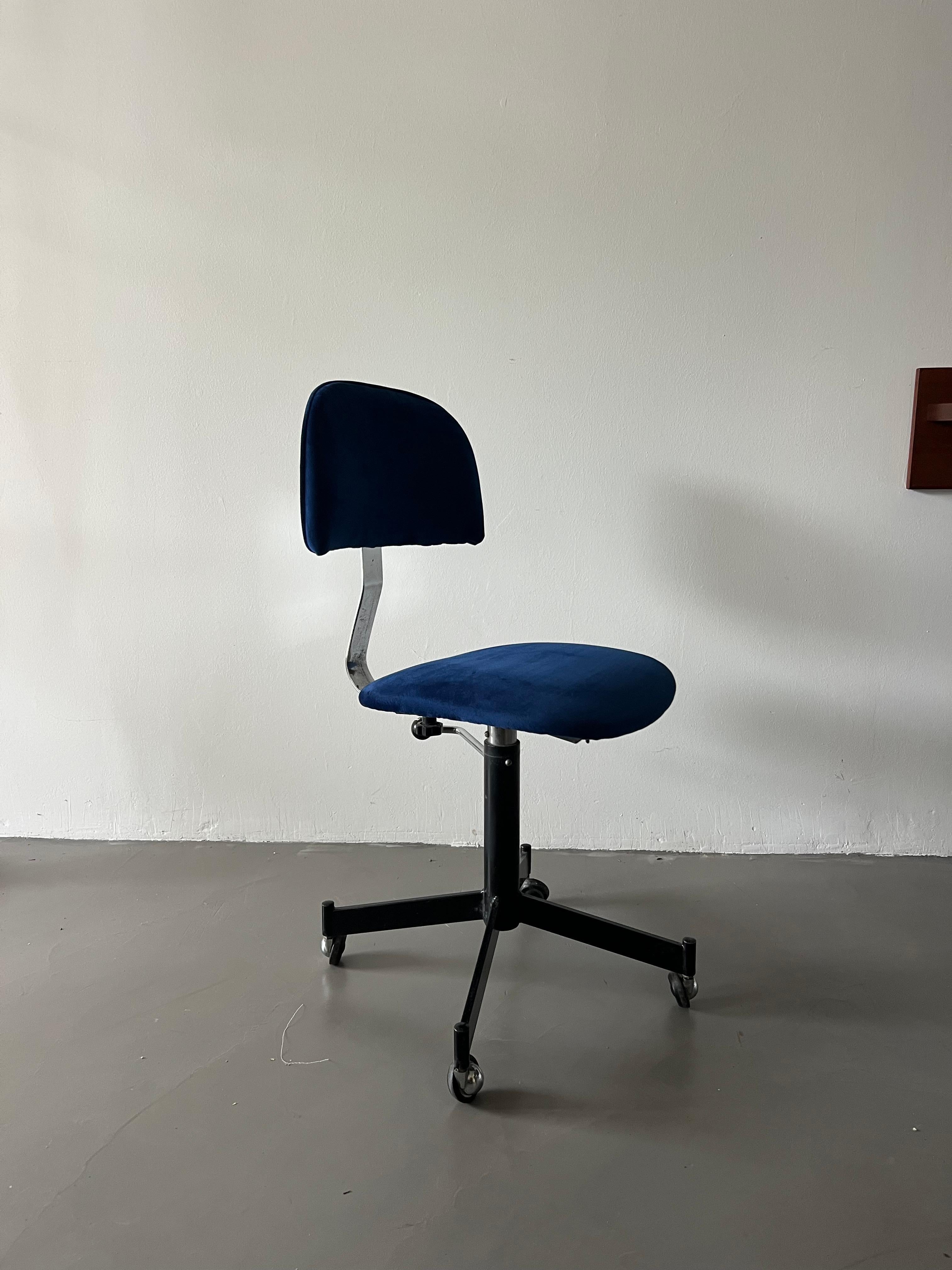 Italian Vintage office chair, blue velvet 1970's For Sale