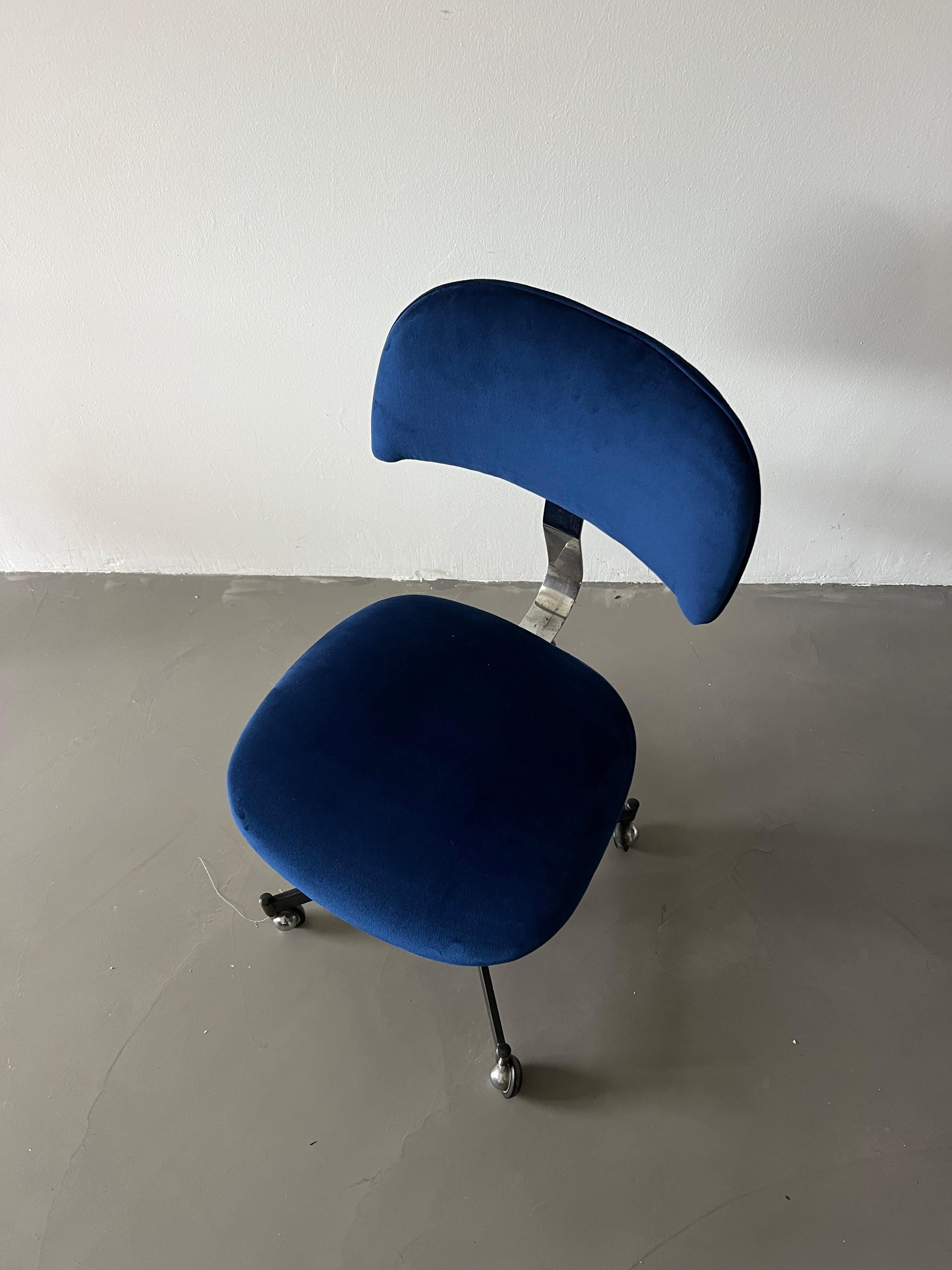 Mid-20th Century Vintage office chair, blue velvet 1970's For Sale