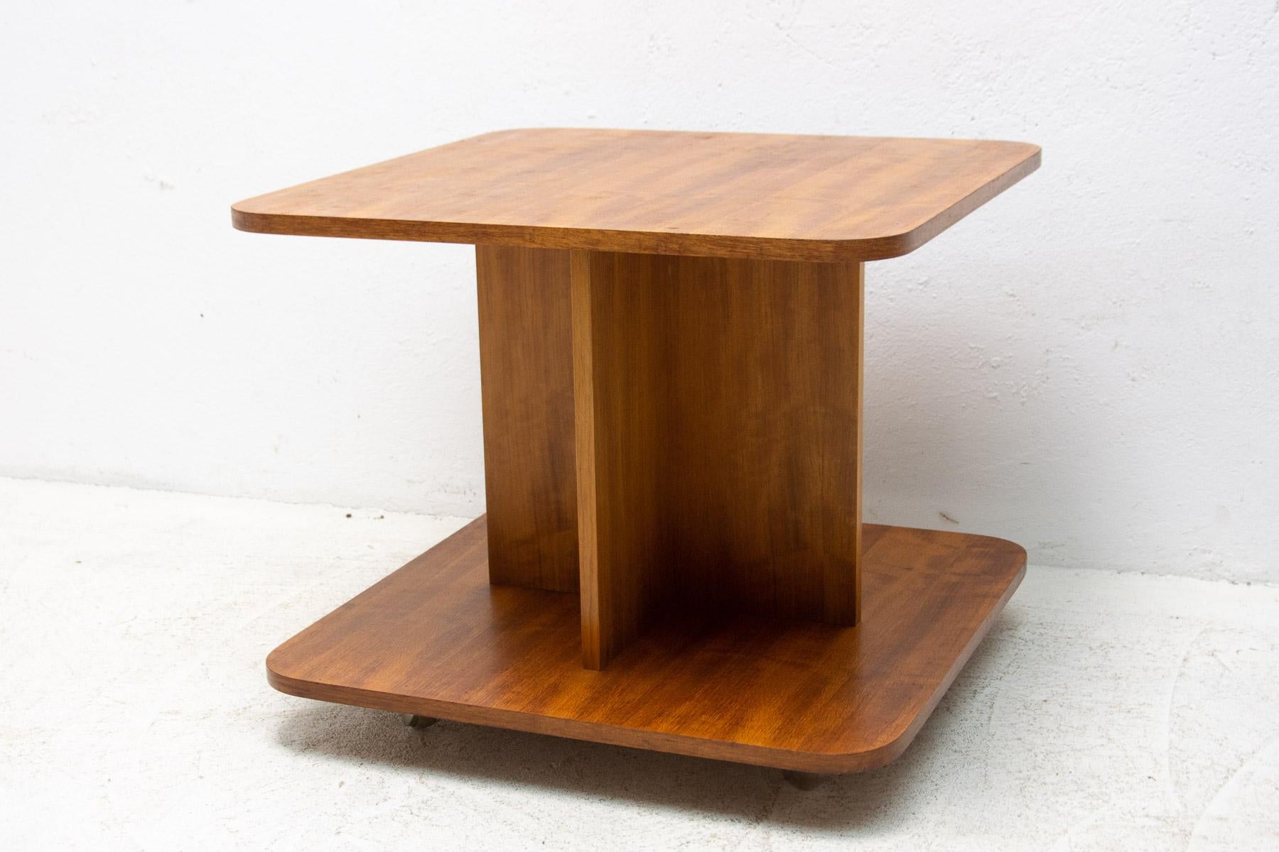 This conference coffee table on wheels was made in the 1970s in the former Czechoslovakia, probably for a Hotel or meeting room. The table is made of walnut. It is in very good condition.

Dimensions:

Height: 55 cm

Width: 66 cm

Depth 66