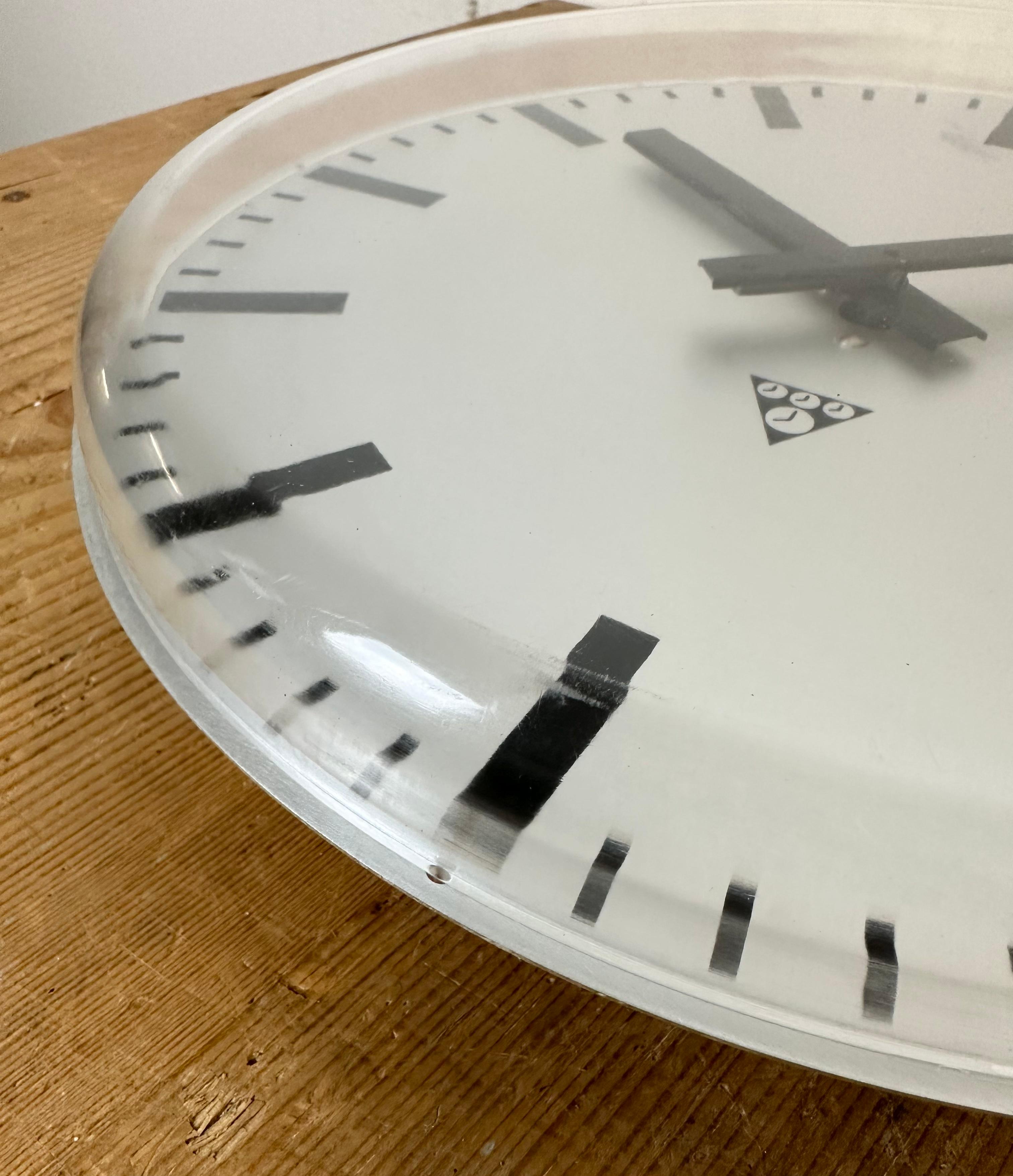 Vintage Office Wall Clock from Pragotron, 1980s For Sale 7