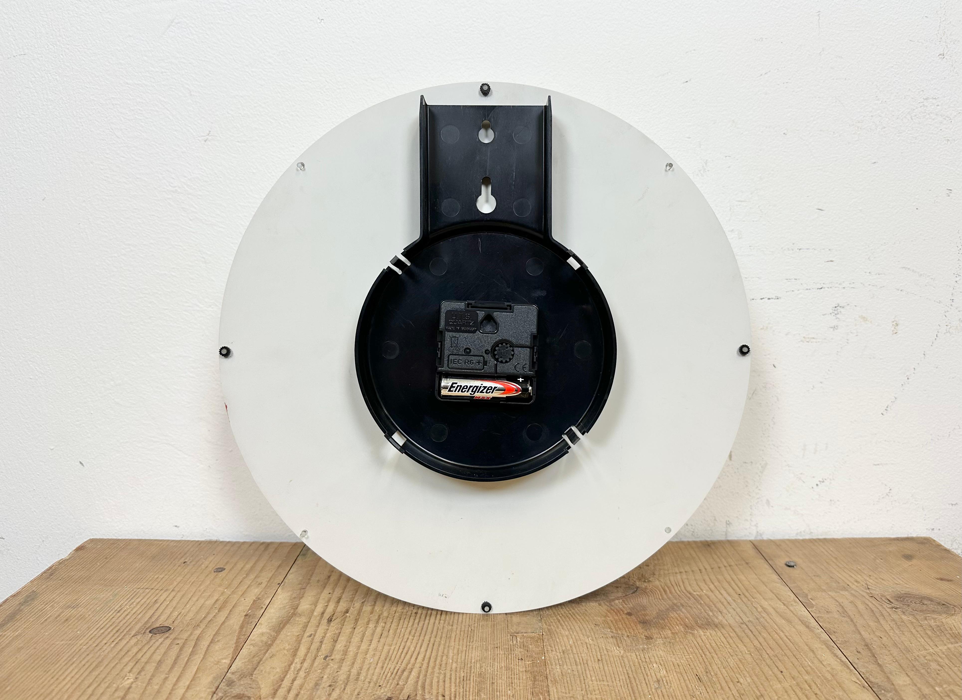 Horloge murale de bureau vintage Pragotron, années 1980 en vente 8